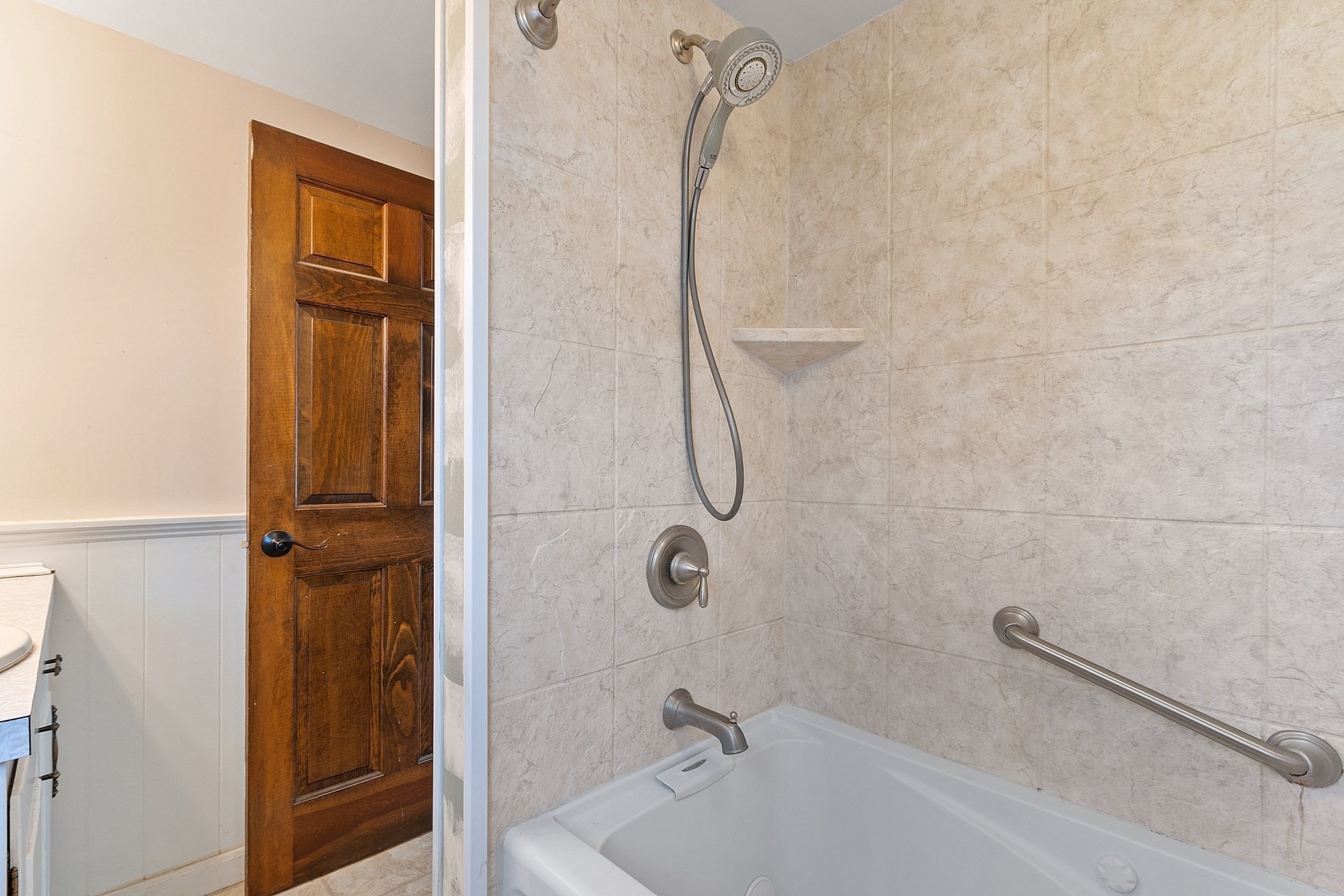 64 Chestnut St, Lunenburg, MA 01462 - Image 23