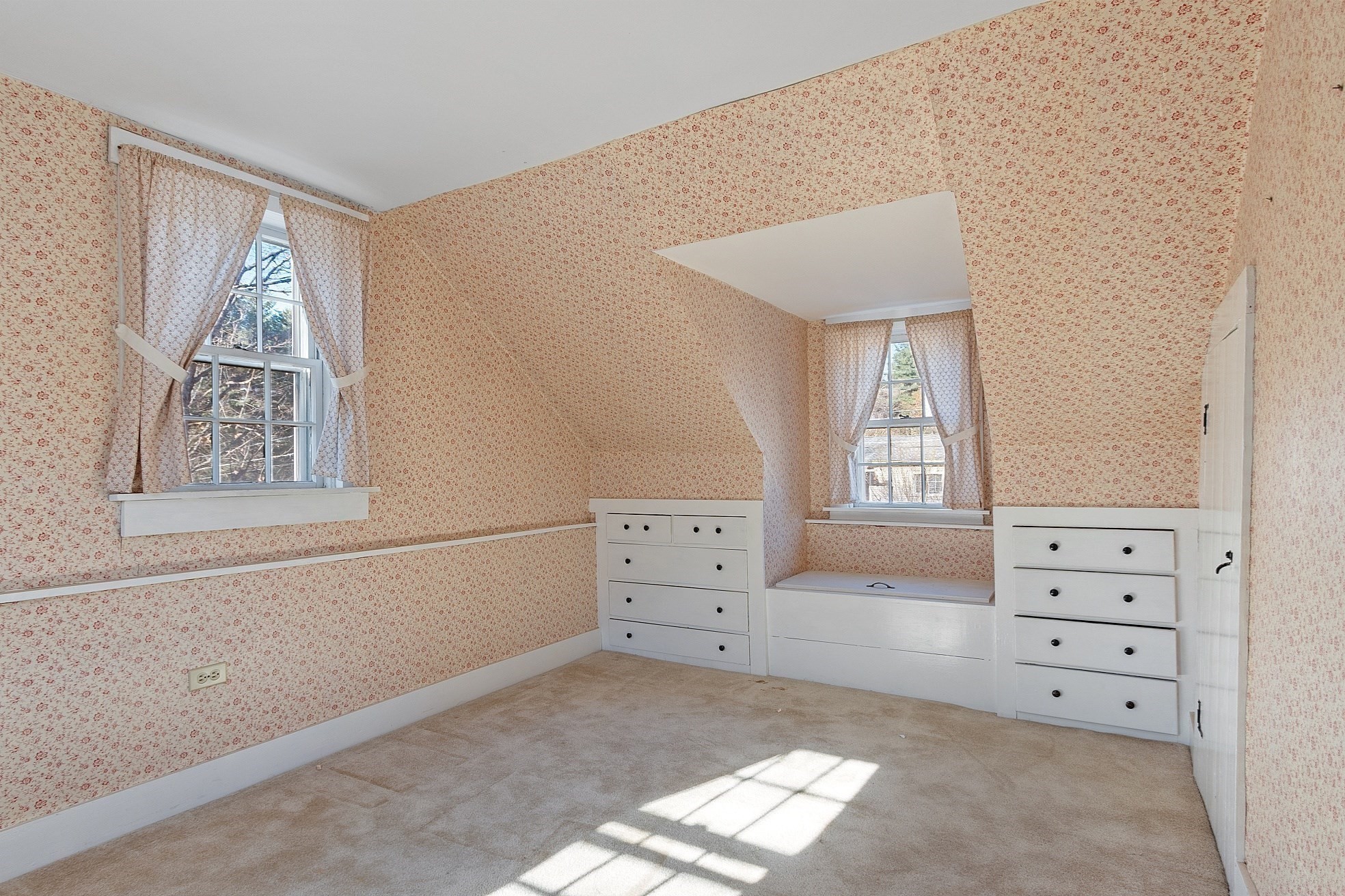 64 Chestnut St, Lunenburg, MA 01462 - Image 40