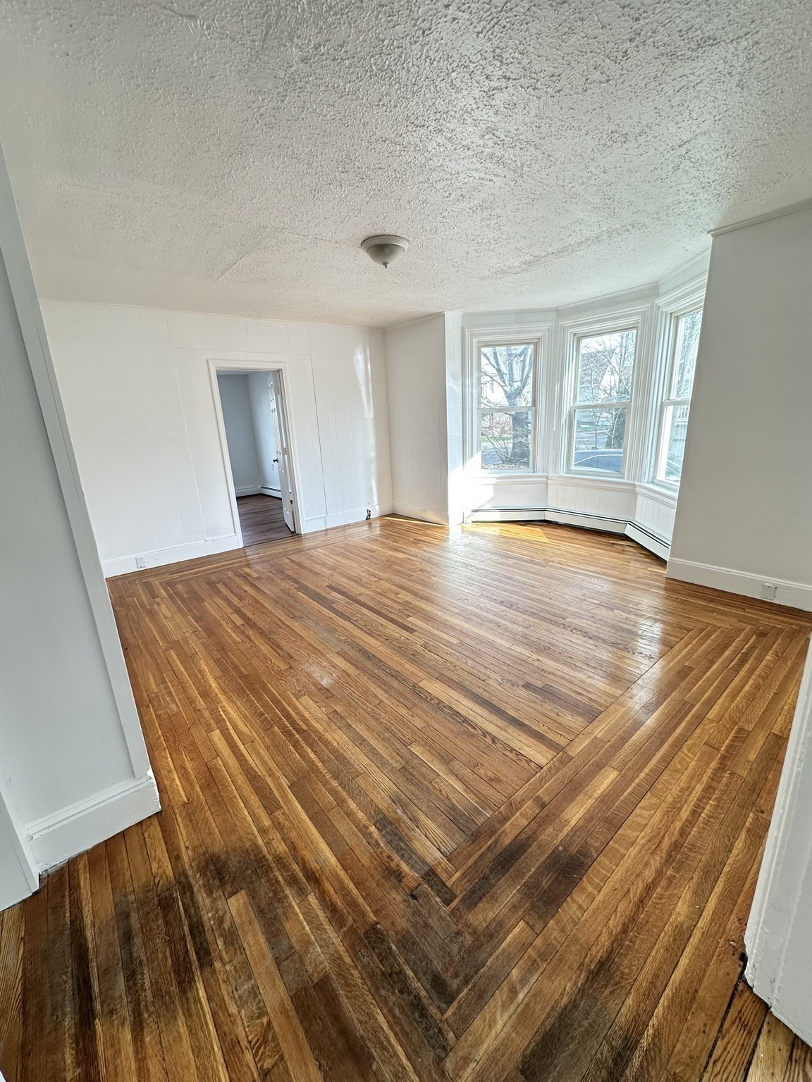 391 Pleasant St, Holyoke, MA 01040 - Image 13