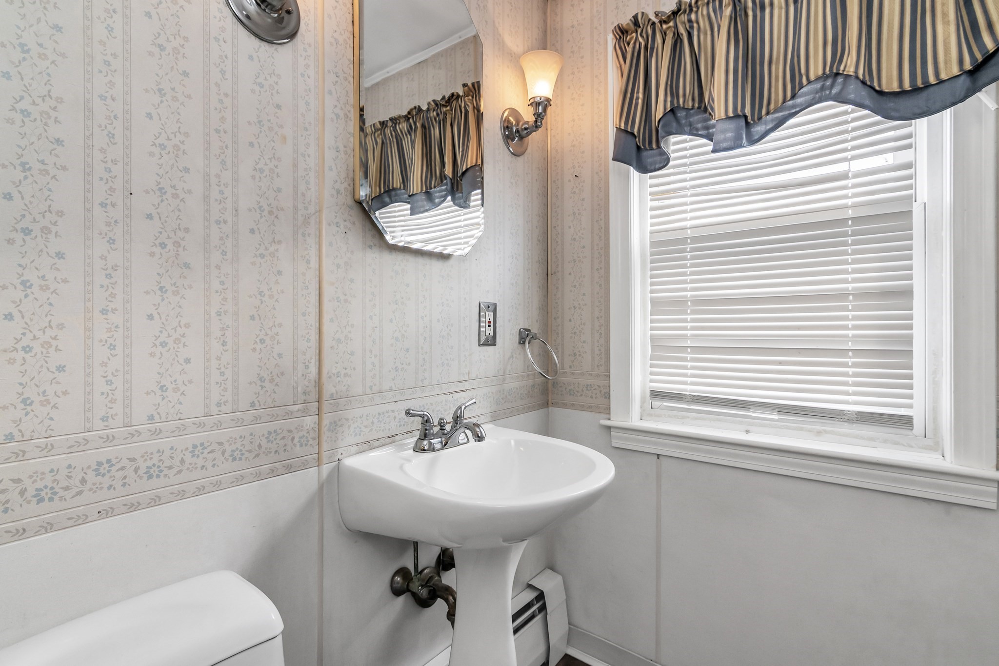 65 Clayton Ave, Methuen, MA 01844 - Image 21