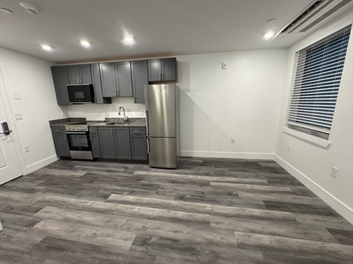 585 Essex St, Apt 522