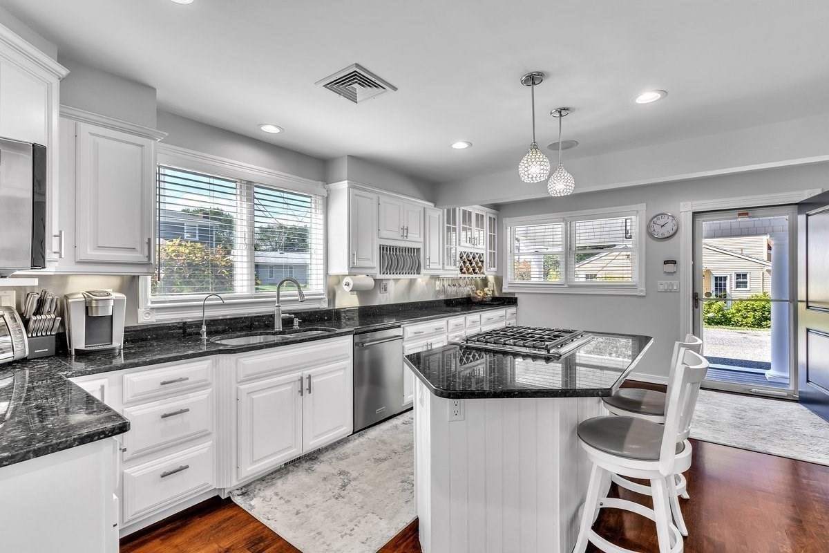 6 Strathmore Rd, Dartmouth, MA 02747 - Image 8