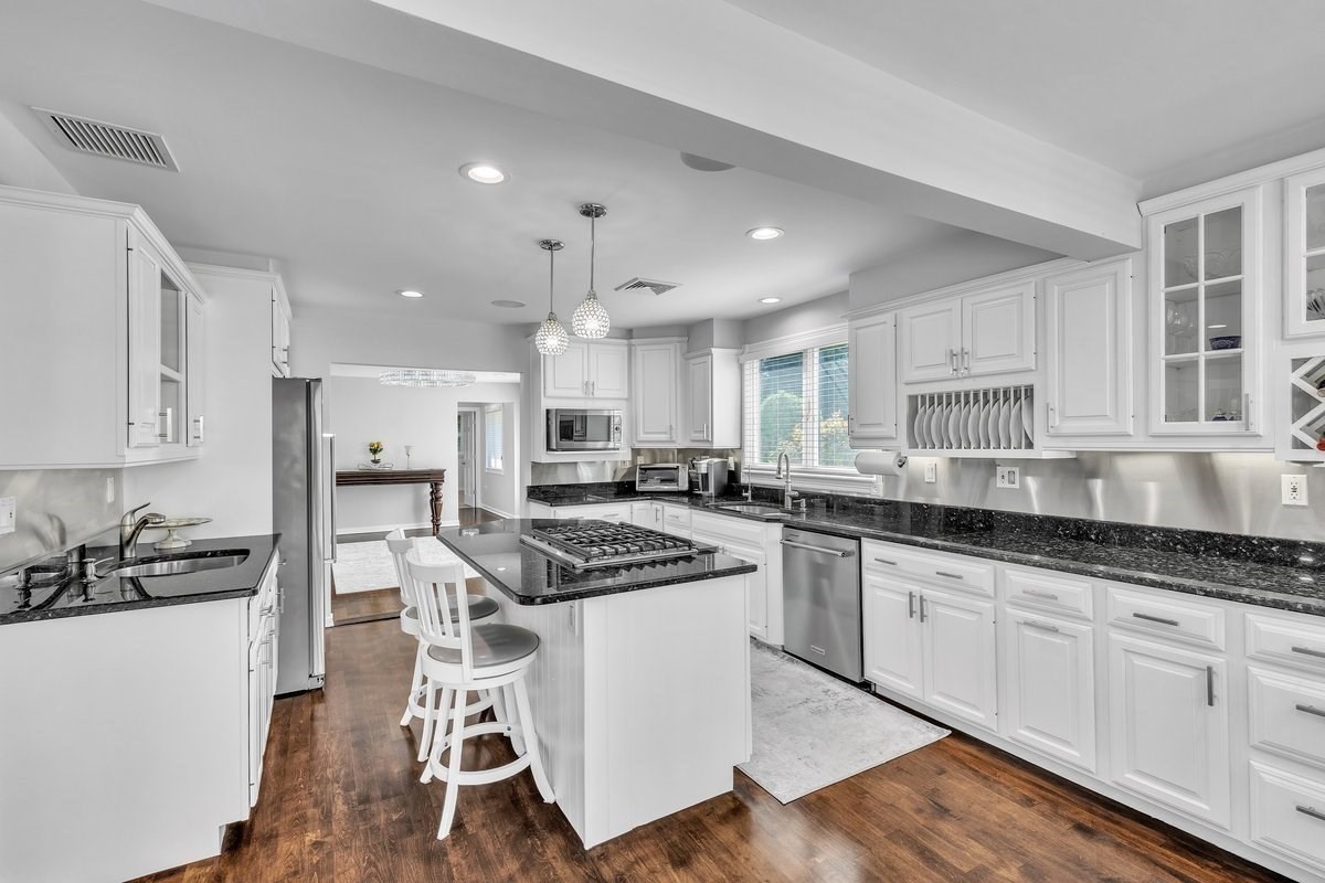 6 Strathmore Rd, Dartmouth, MA 02747 - Image 9