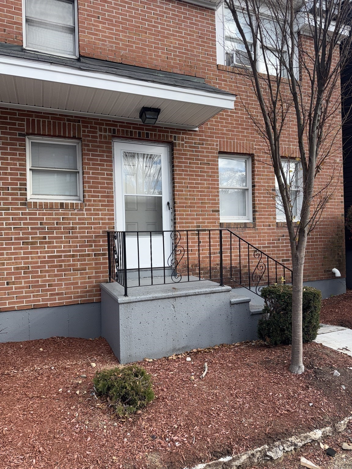 131 Lawrence St Unit 40, Lawrence, MA 01841