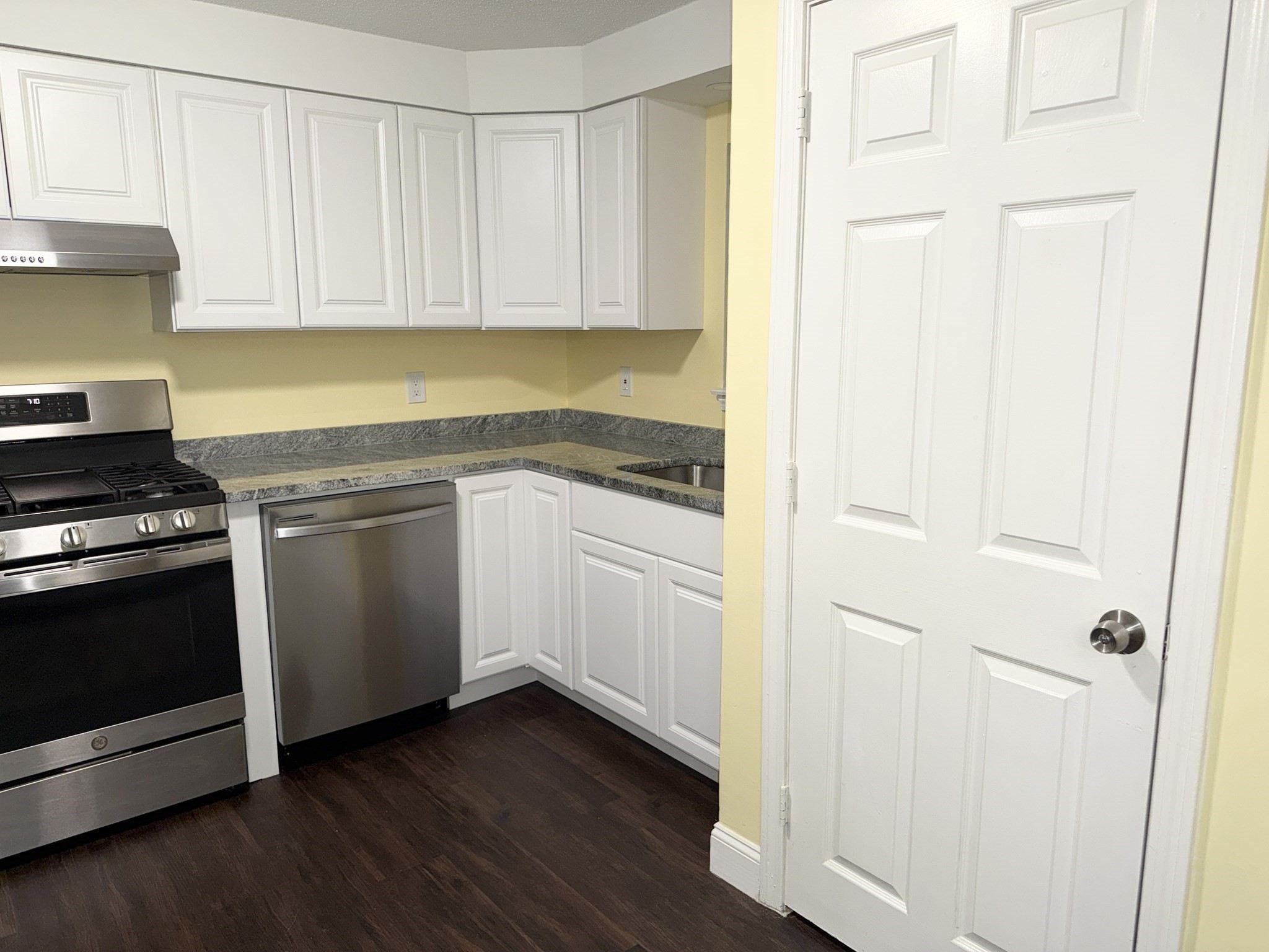 131 Lawrence St Unit 40, Lawrence, MA 01841 - Image 6