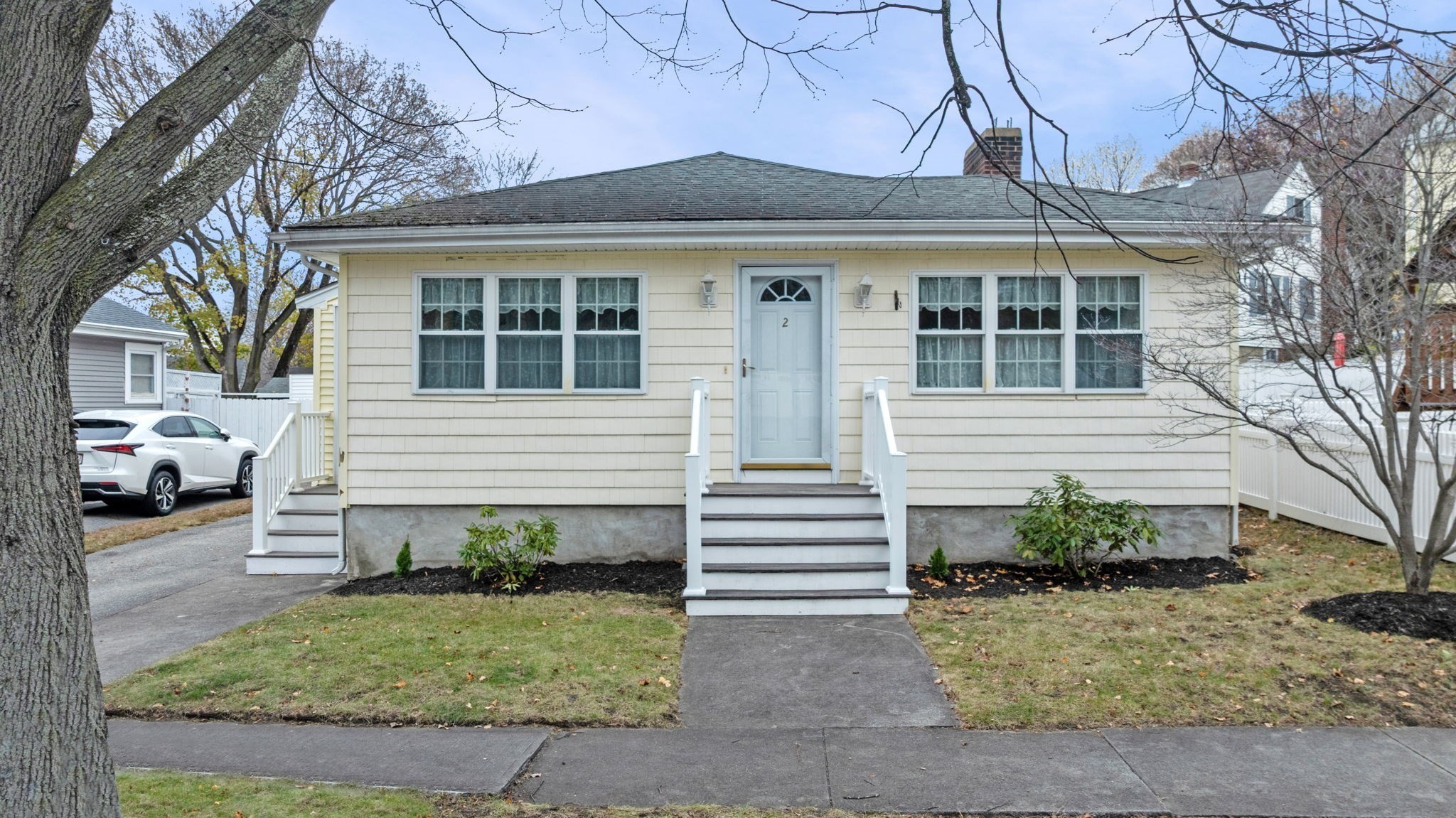 2 Hillside Ave, Salem, MA 01970