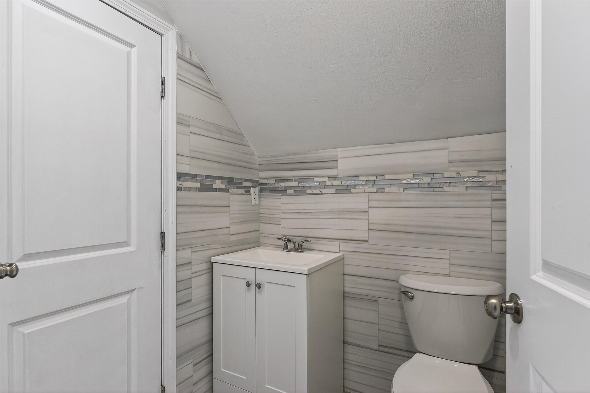 24 Railroad St, Methuen, MA 01844 - Image 27