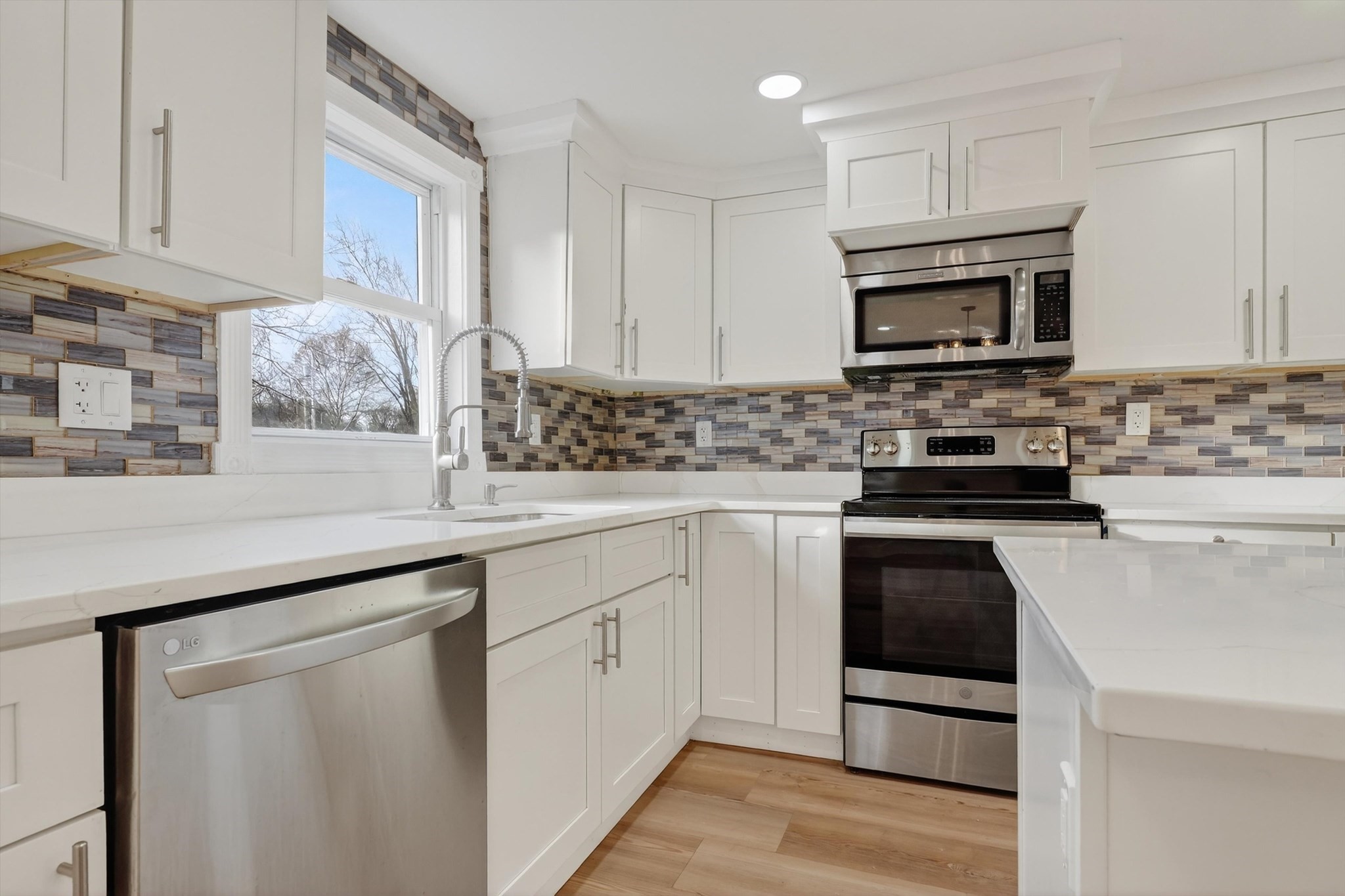 24 Railroad St, Methuen, MA 01844 - Image 10