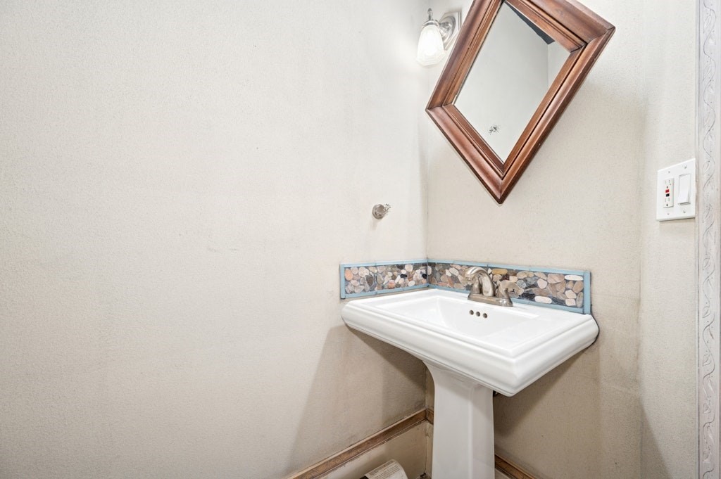 99 Lebanon Hill Rd, Southbridge, MA 01550 - Image 20