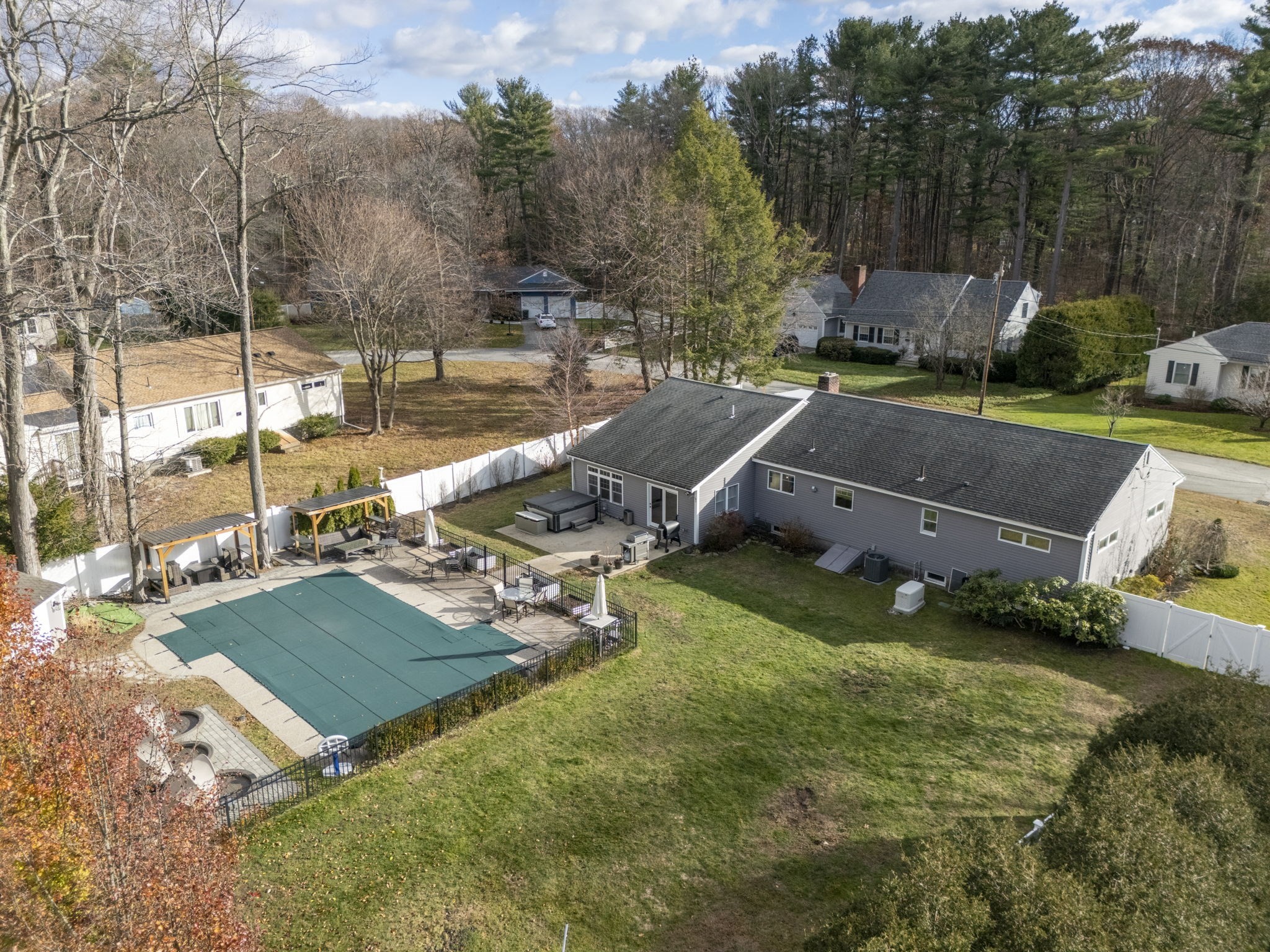 32 Lucerne Dr, Andover, MA 01810 - Image 2