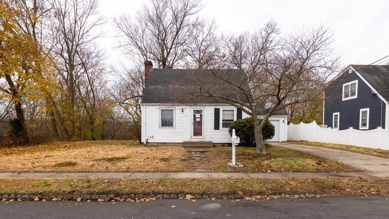 46 Roslyn Ave, Cranston, RI 02910 - Image 1