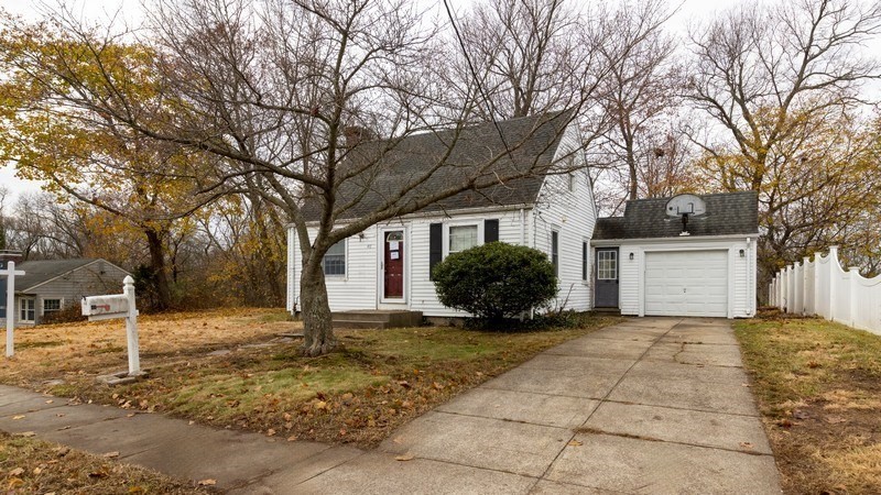 46 Roslyn Ave, Cranston, RI 02910 - Image 2