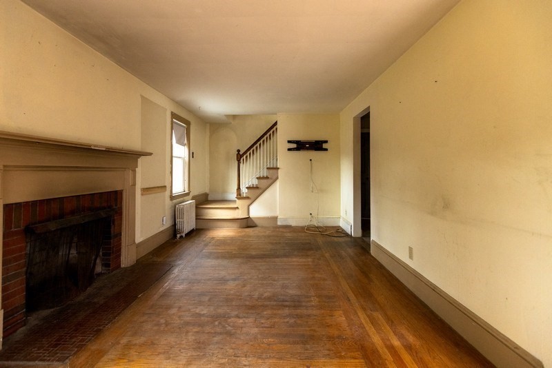 46 Roslyn Ave, Cranston, RI 02910 - Image 4