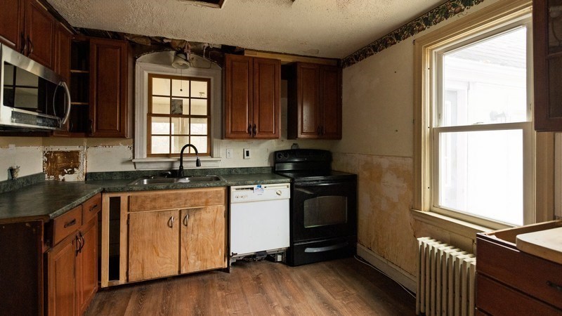 46 Roslyn Ave, Cranston, RI 02910 - Image 7