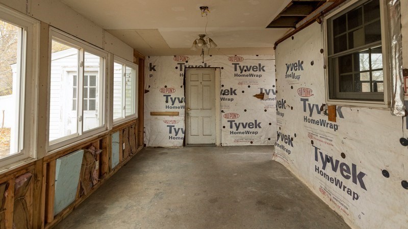 46 Roslyn Ave, Cranston, RI 02910 - Image 8