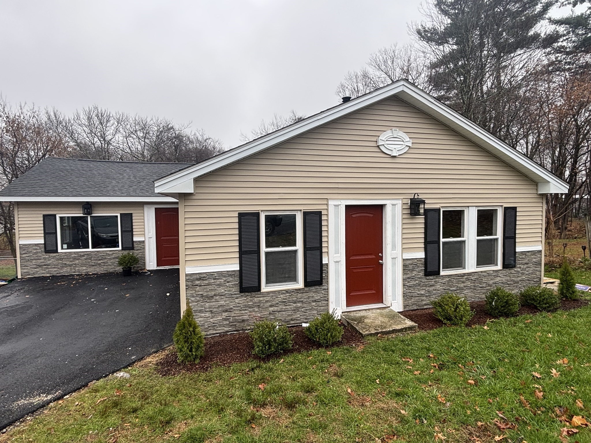 11 Williams St, Dudley, MA 01571 - Image 1