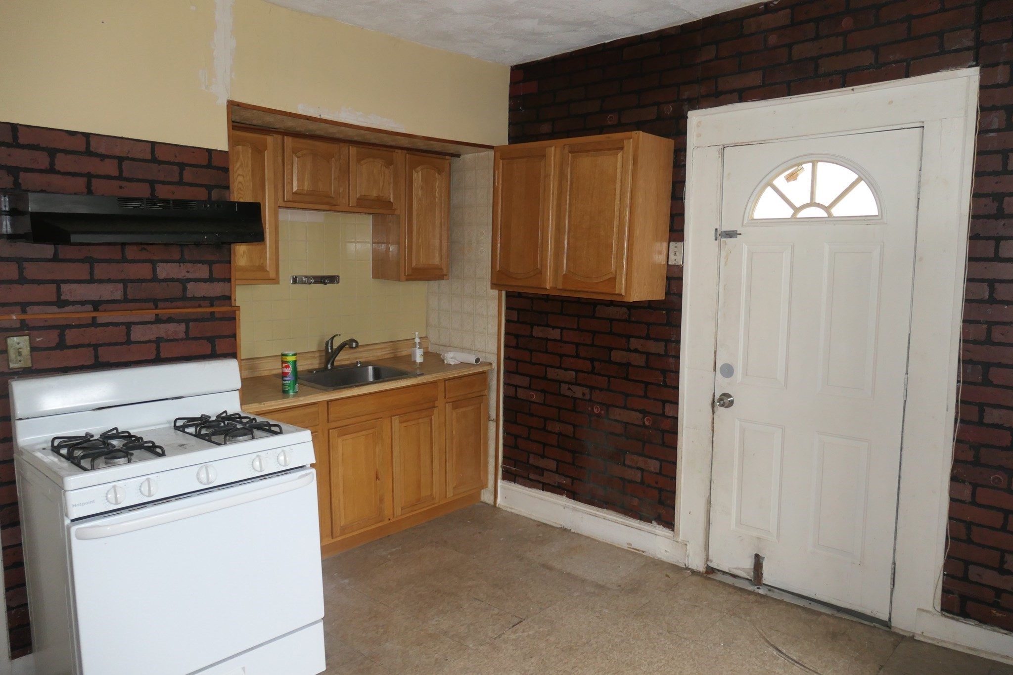 15 W Selden St, Mattapan, Boston, MA 02126 - Image 9