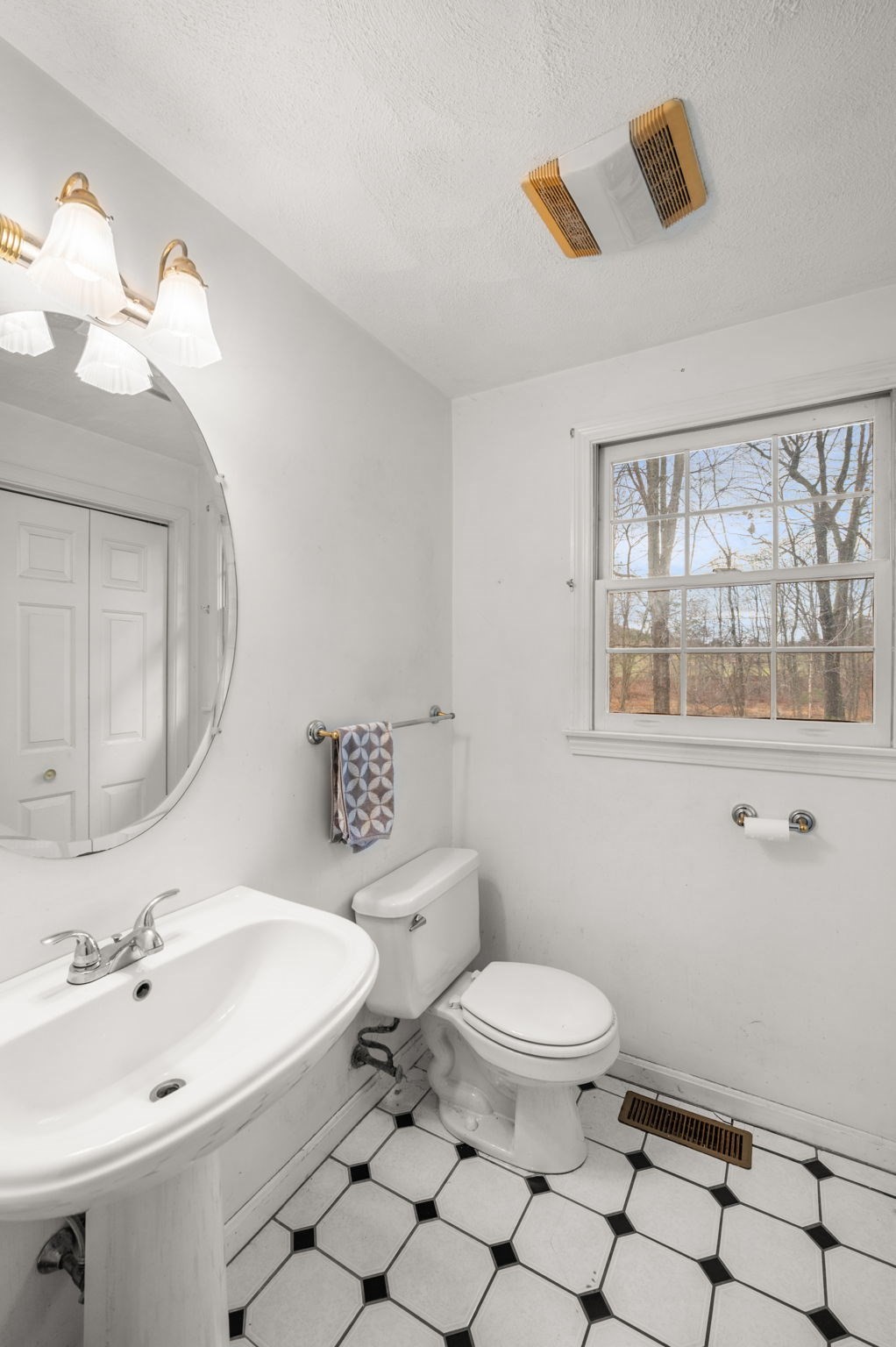 328 East Broadway, Haverhill, MA 01830 - Image 24
