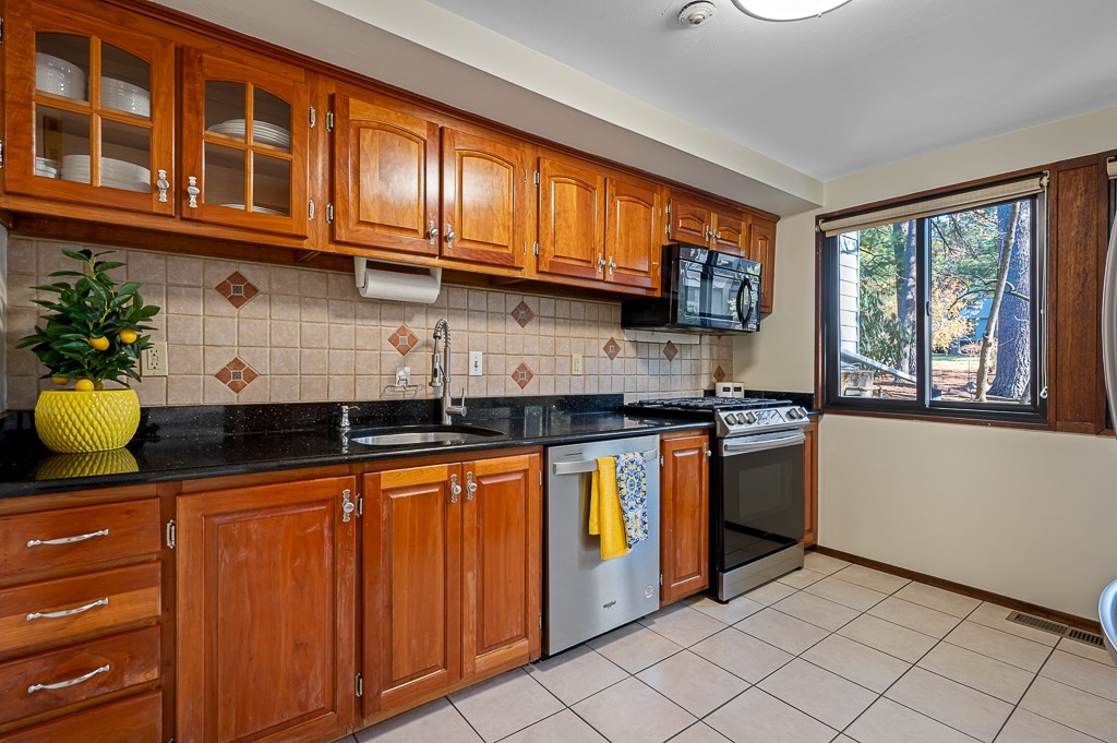 140 Butternut Hollow Unit 140, Acton, MA 01718 - Image 5