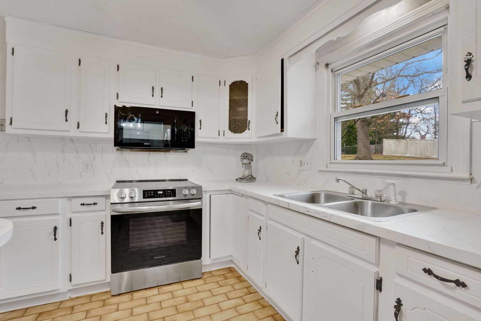 290 Newton Rd, Springfield, MA 01118 - Image 12