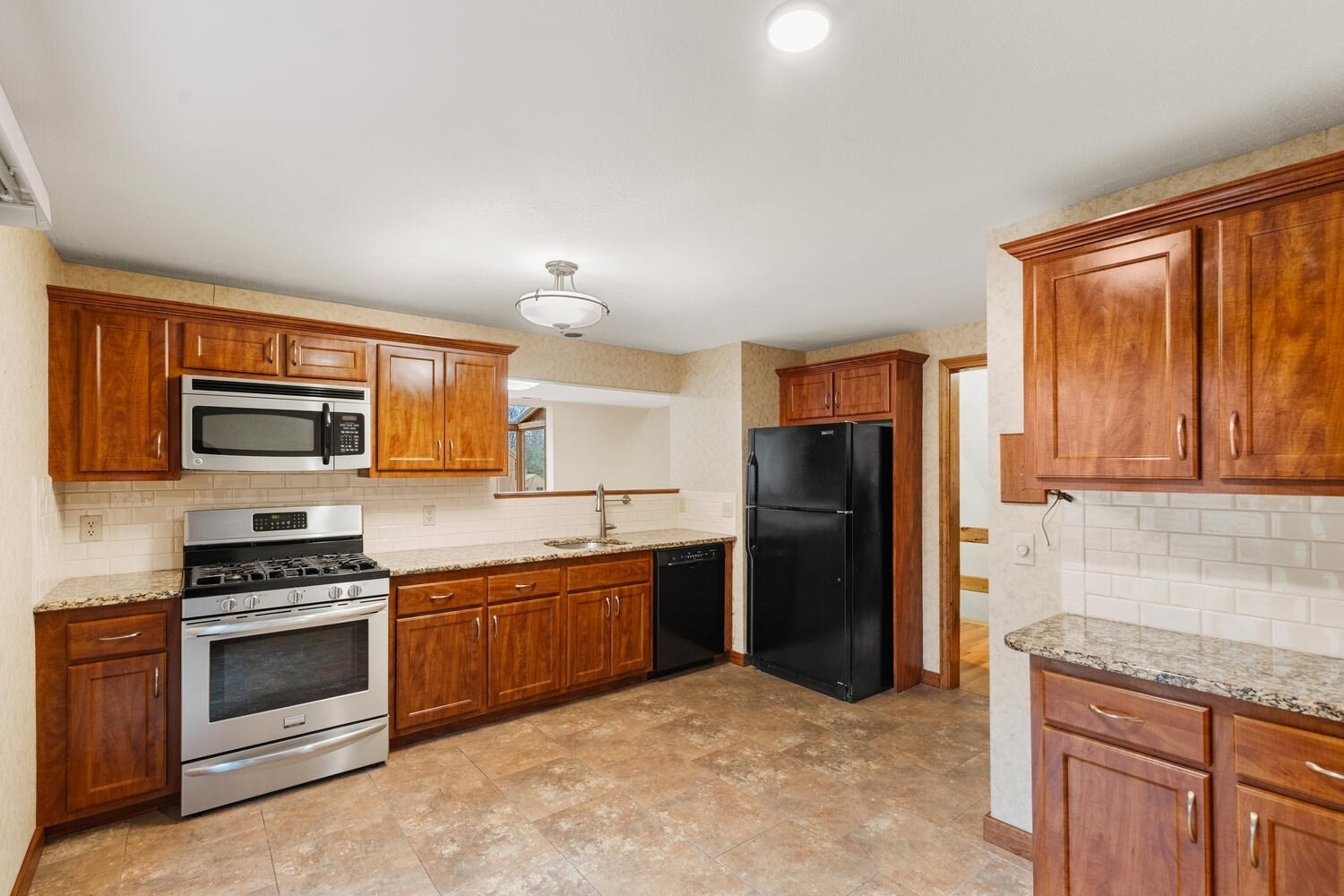 16 W Parish Court Unit 16, Haverhill, MA 01830 - Image 15