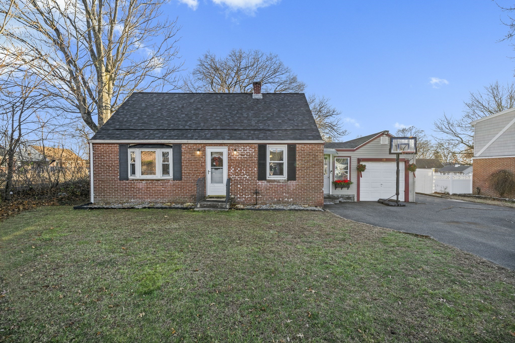 103 Lauzier Ter, Chicopee, MA 01020