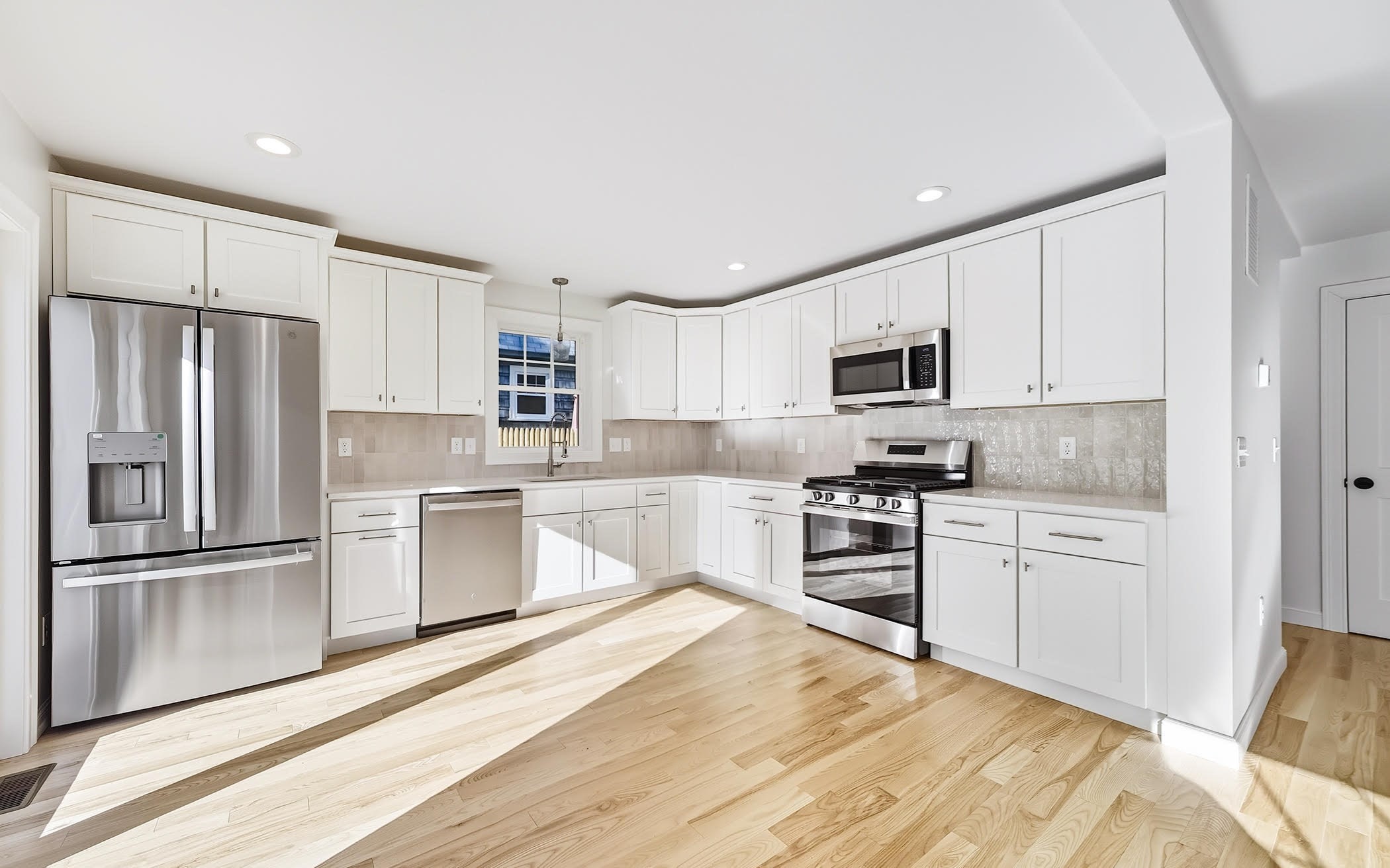 14 Ravenswood, Providence, RI 02908 - Image 4