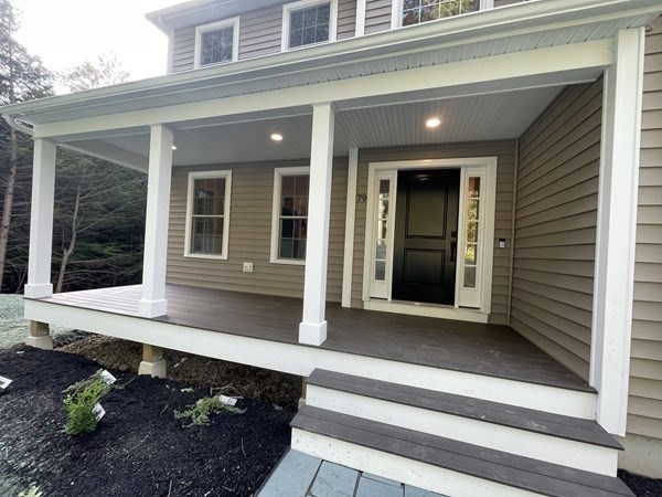 7 Coughlin Rd, Oxford, MA 01537
