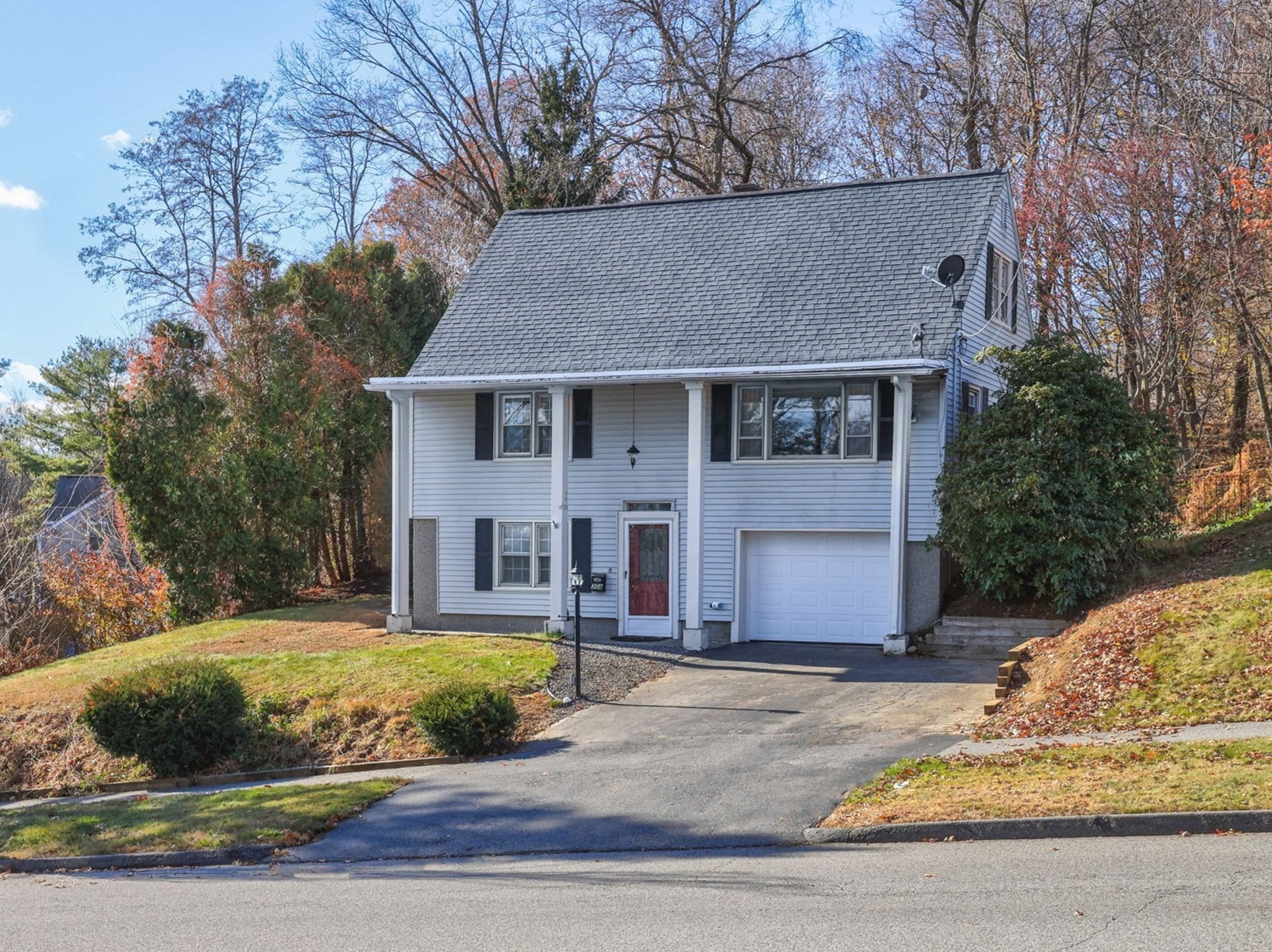 304 Saint Nicholas Ave, Worcester, MA 01606