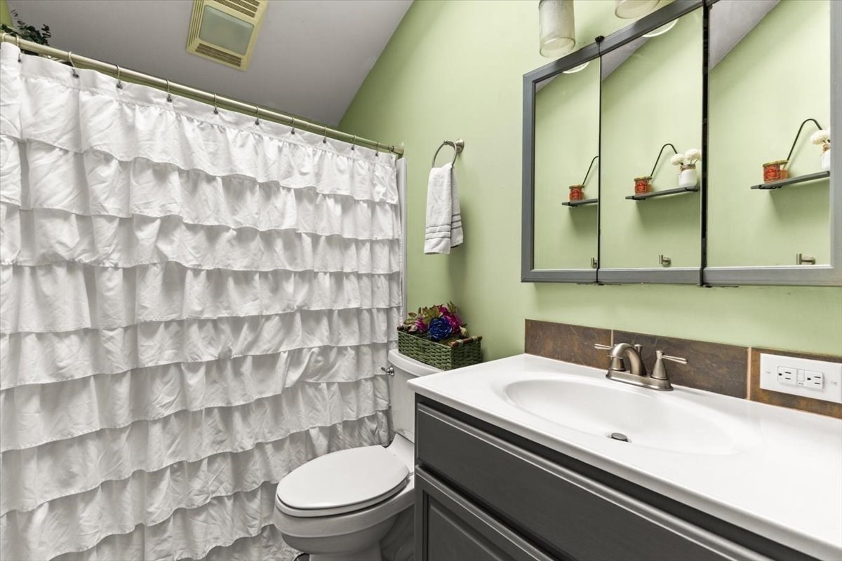 196 Donald Tennant Cir, North Attleboro, MA 02760 - Image 16