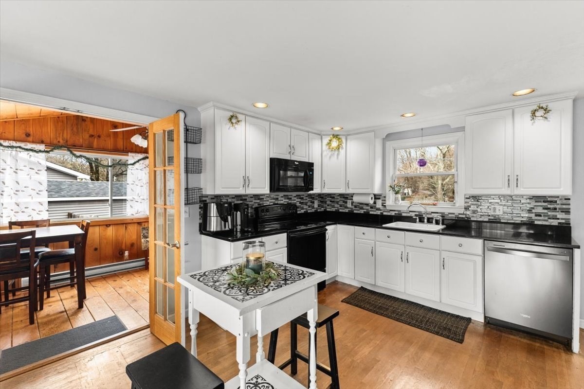 196 Donald Tennant Cir, North Attleboro, MA 02760 - Image 4