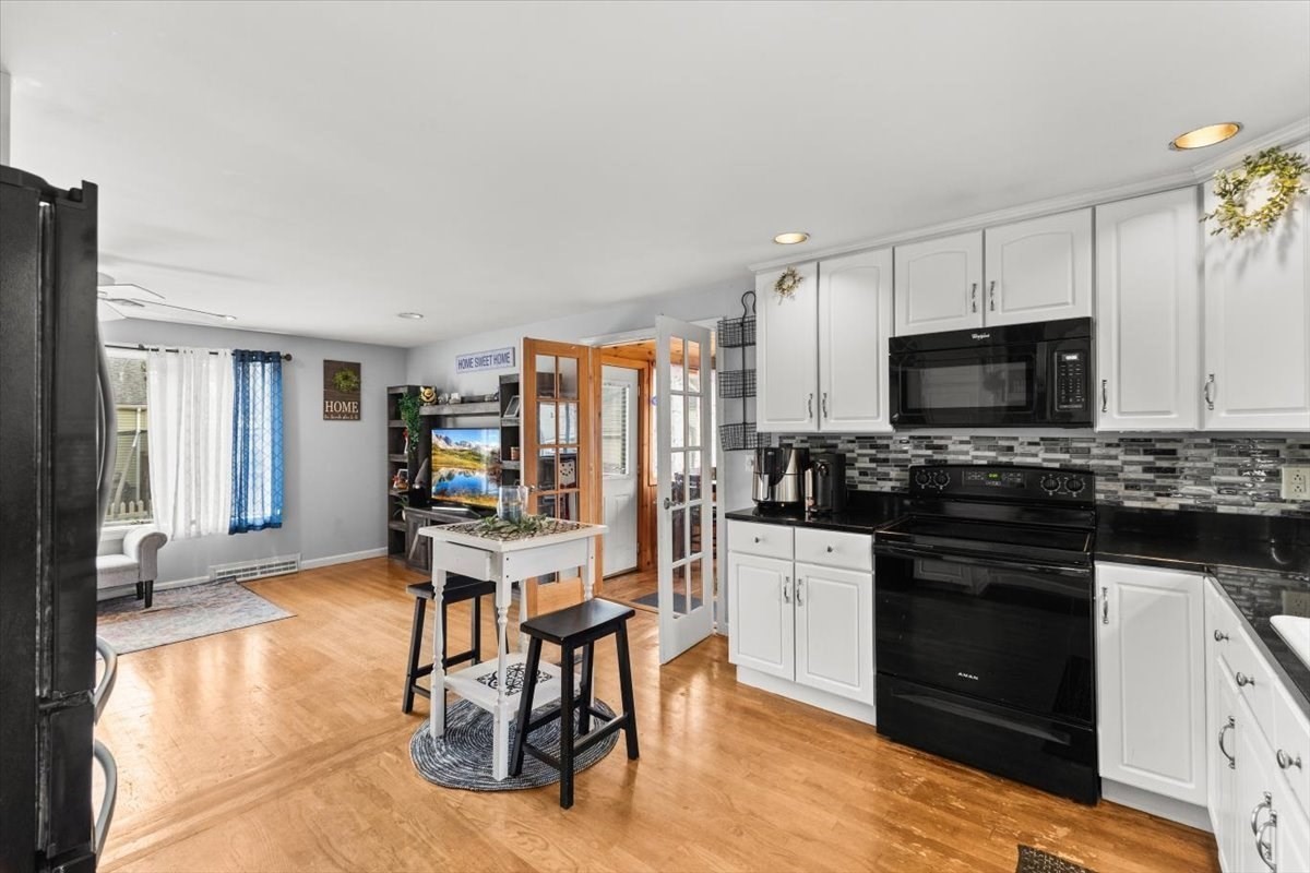 196 Donald Tennant Cir, North Attleboro, MA 02760 - Image 7