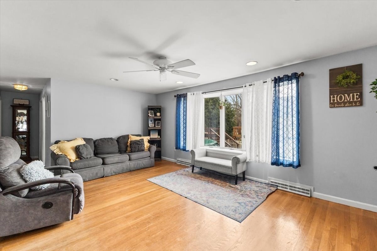 196 Donald Tennant Cir, North Attleboro, MA 02760 - Image 9