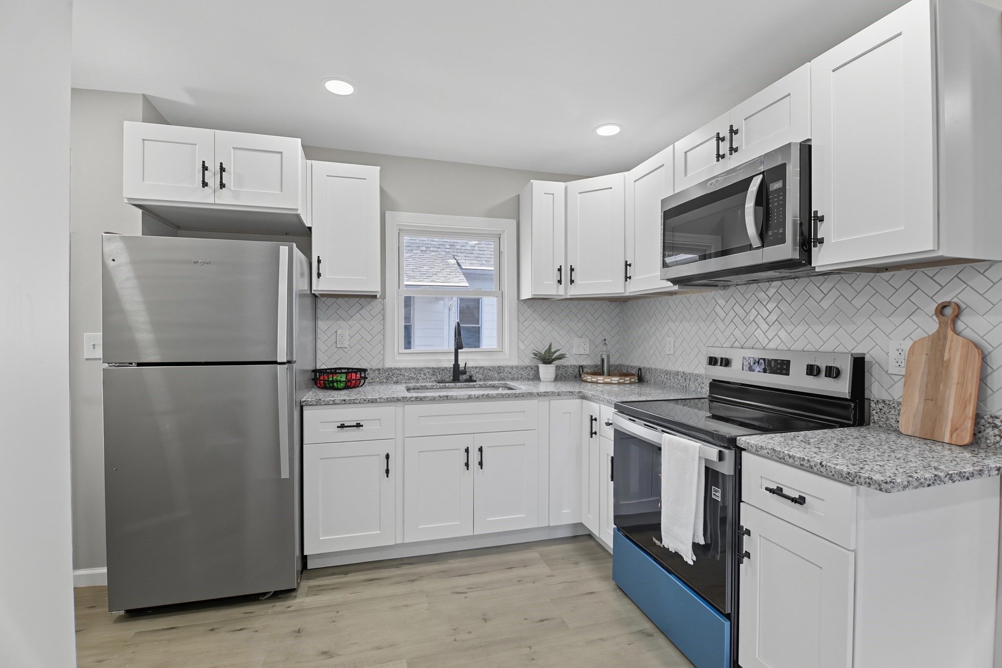 12 Saint James Ave, Holyoke, MA 01040 - Image 27