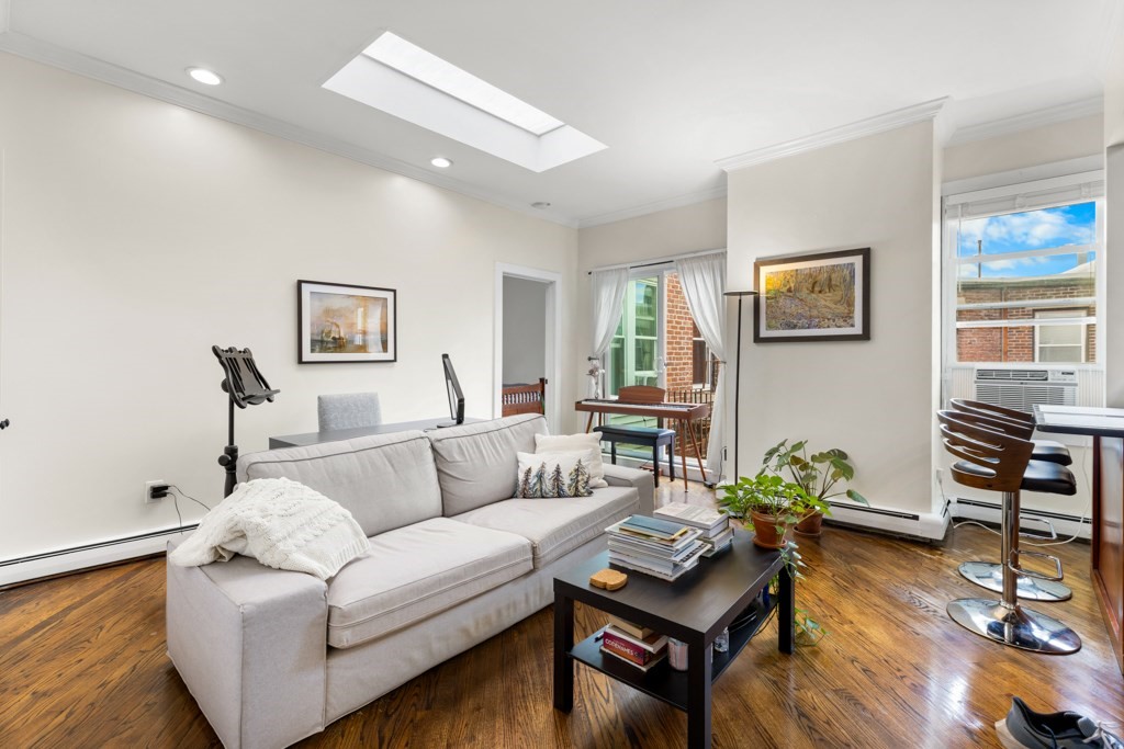 390 Riverway Unit 24, Mission Hill, Boston, MA 02115