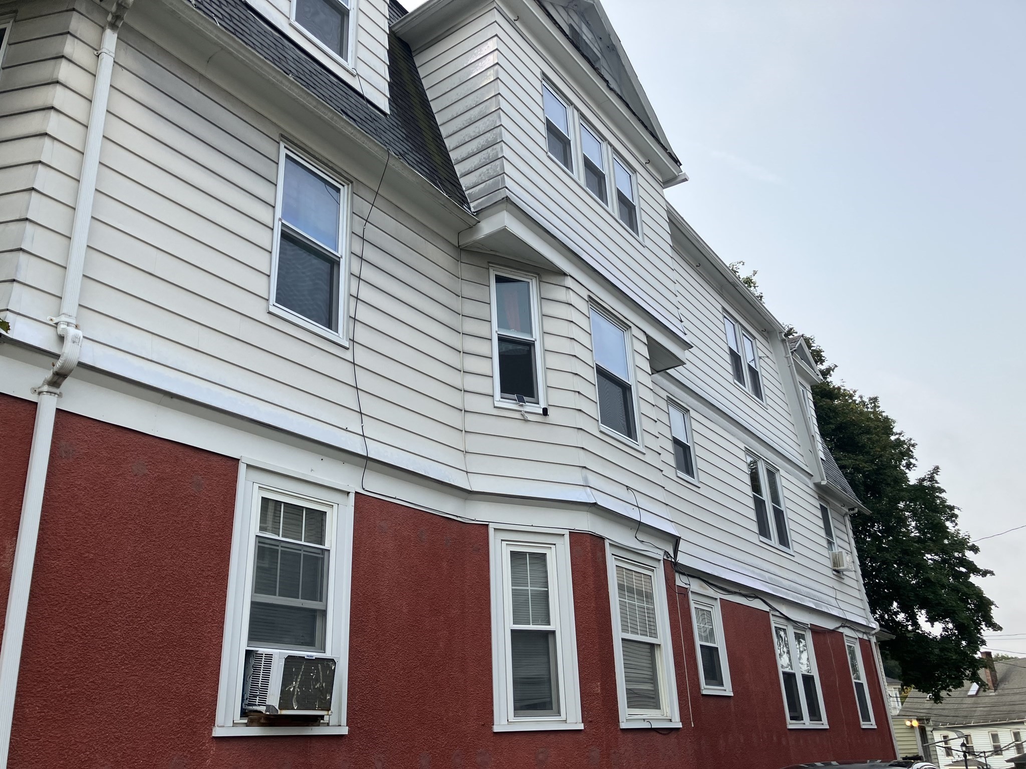 6 Oliver St, Worcester, MA 01603 - Image 2