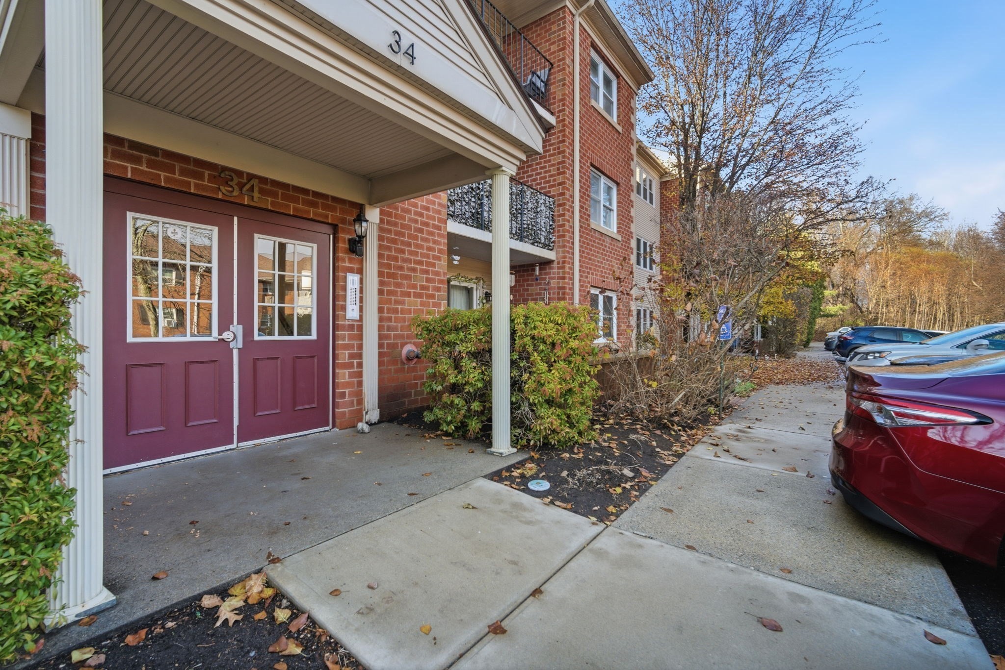 34 Maple Crest Cir Unit B, Holyoke, MA 01040