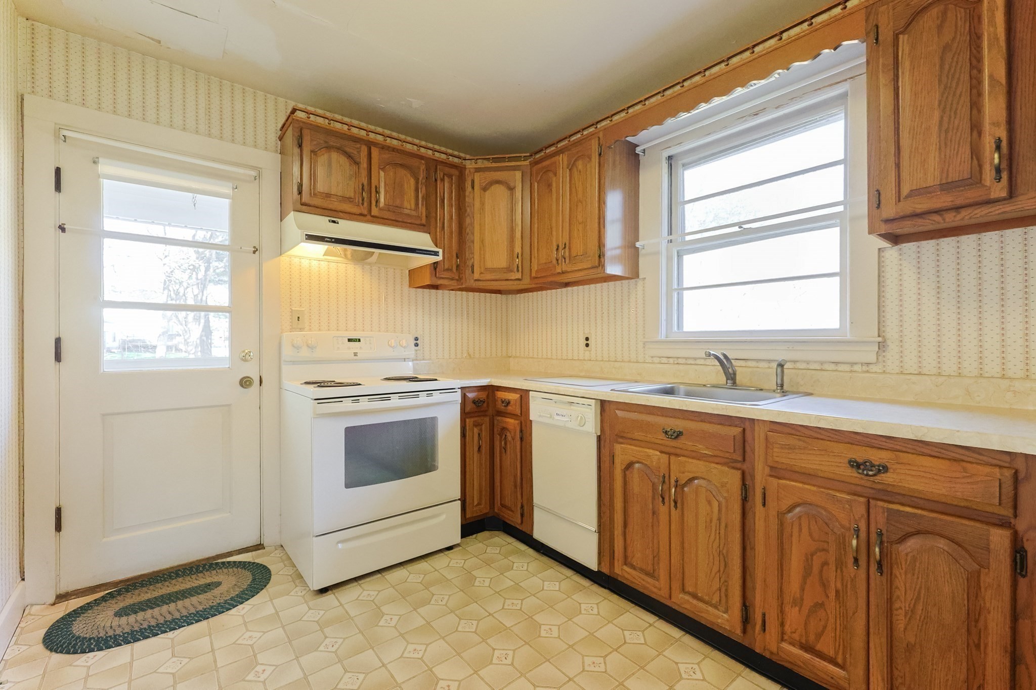 127 Glenview St, Upton, MA 01568 - Image 23