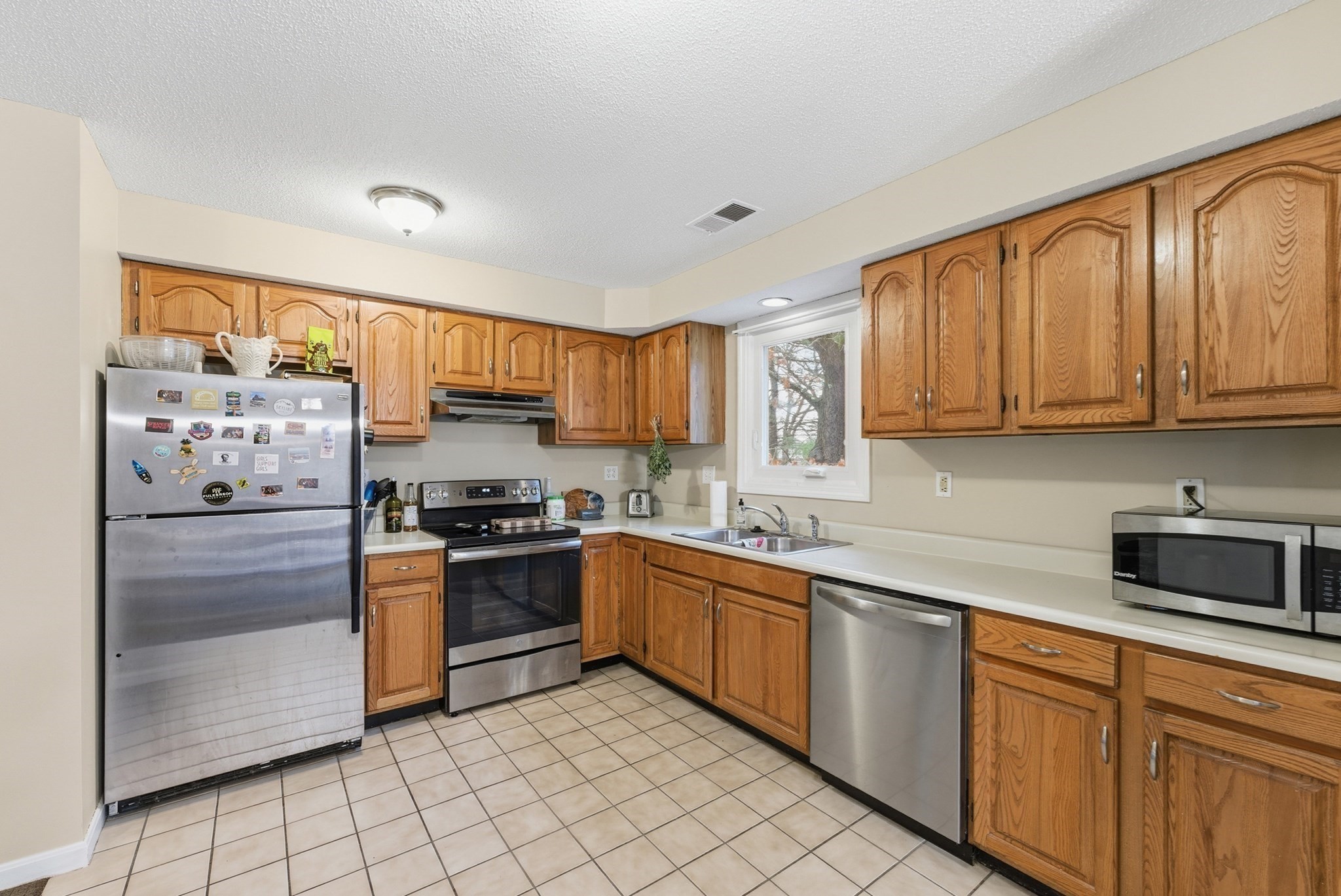 200 Lambert Terrace Unit 2, Chicopee, MA 01020 - Image 12