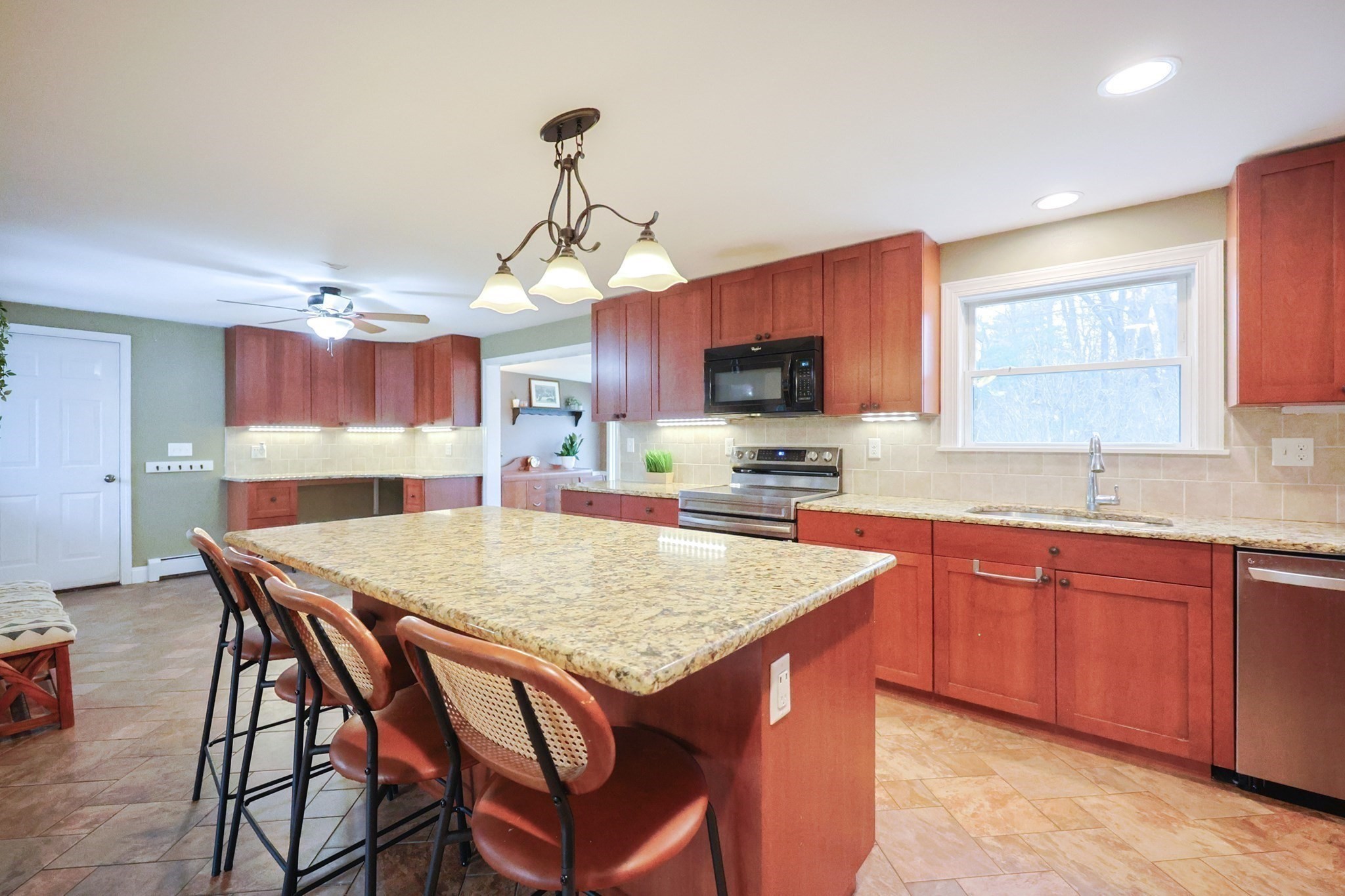 107 Birchwood Dr, North Attleboro, MA 02760 - Image 8