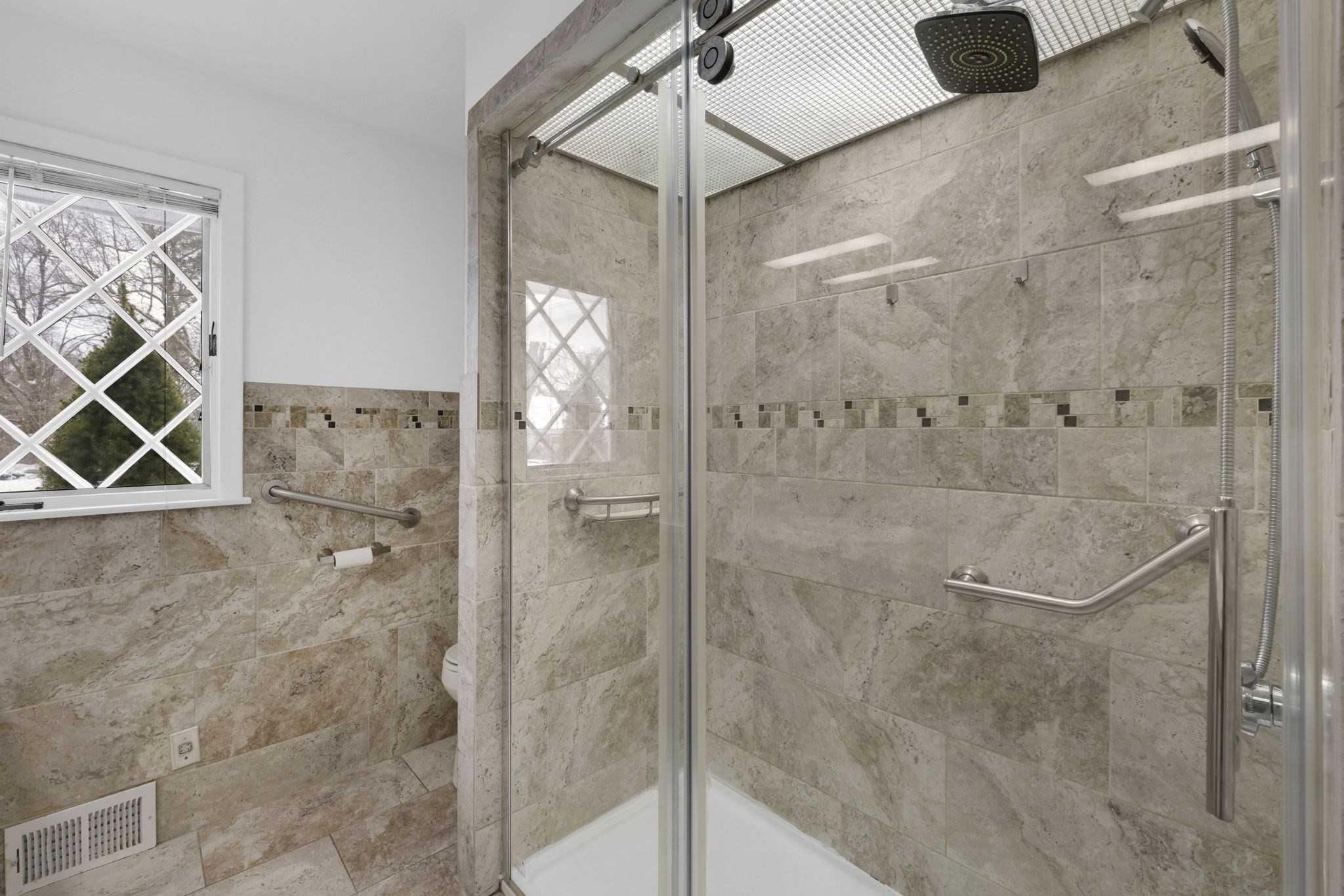 24 Cunningham St, Springfield, MA 01107 - Image 32