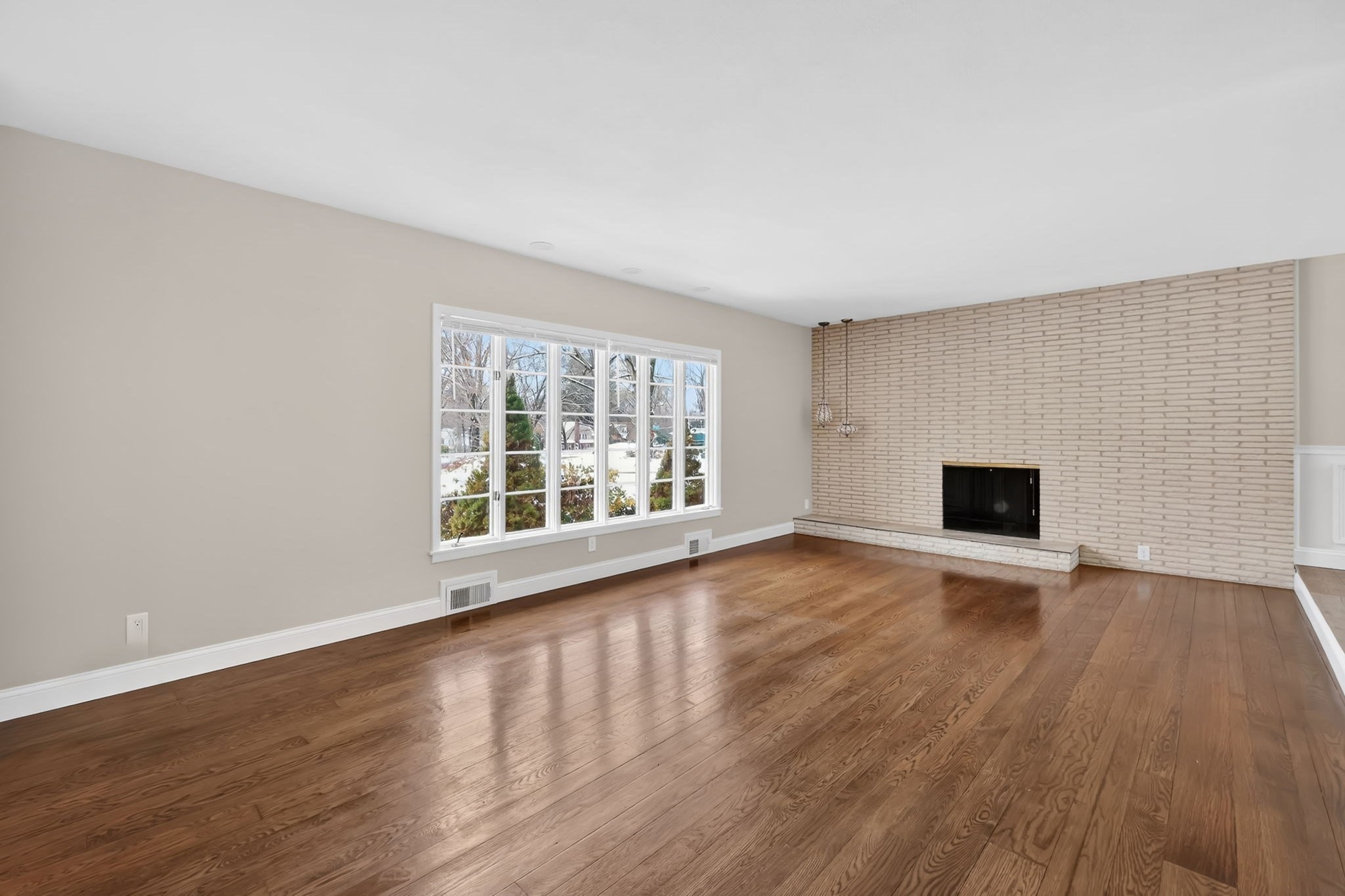 24 Cunningham St, Springfield, MA 01107 - Image 8