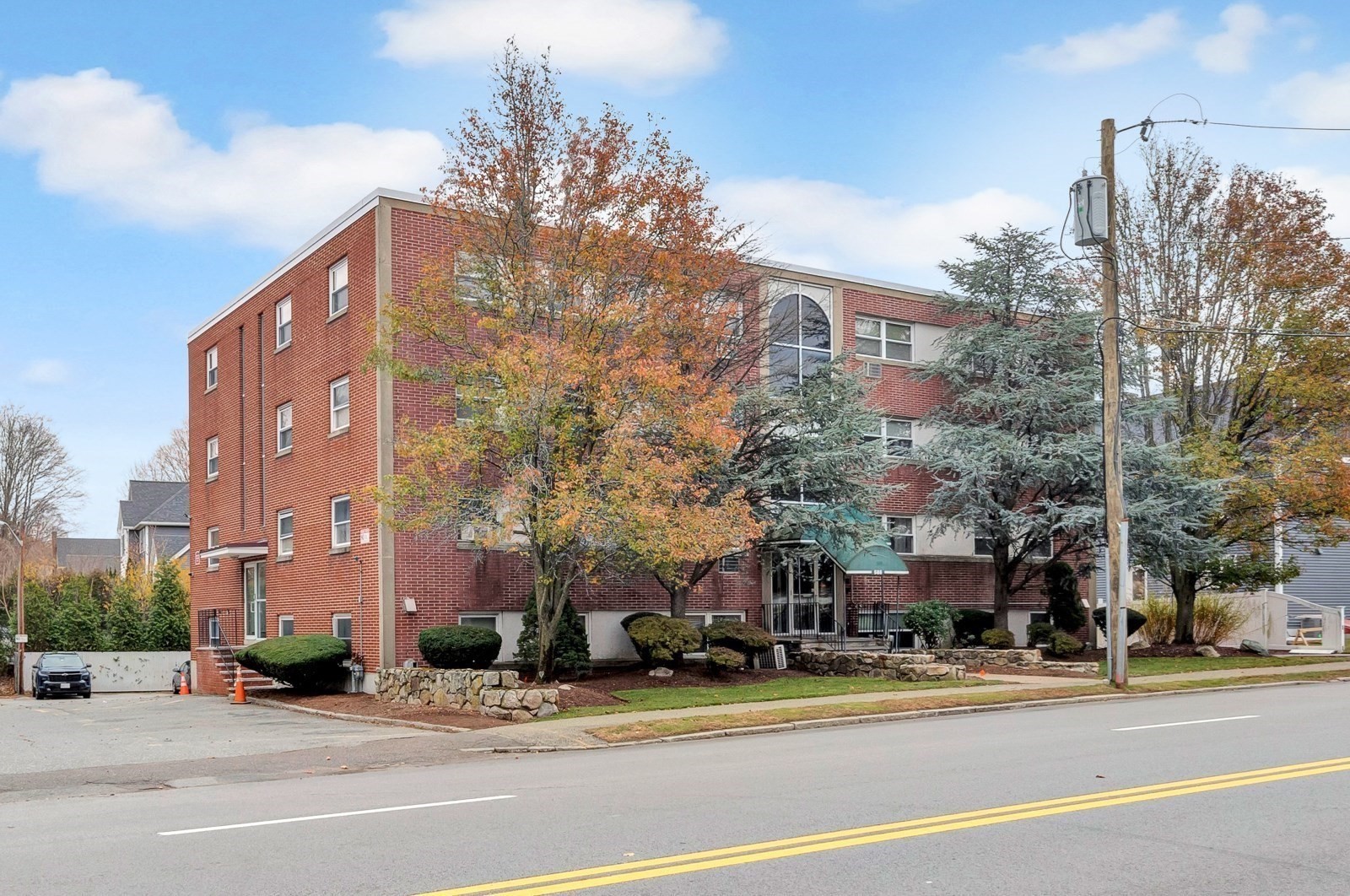 588 Main St Unit 3C, Stoneham, MA 02180 - Image 3