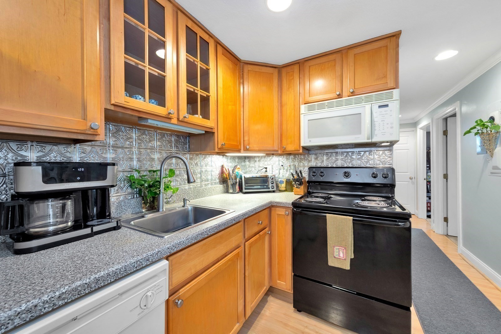 588 Main St Unit 3C, Stoneham, MA 02180 - Image 8
