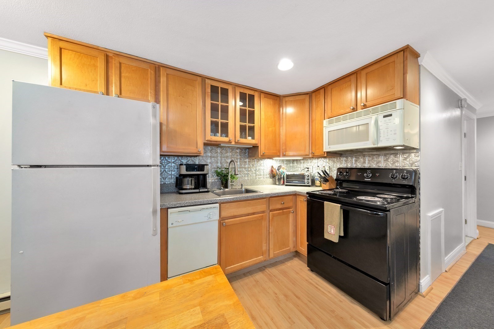 588 Main St Unit 3C, Stoneham, MA 02180 - Image 9