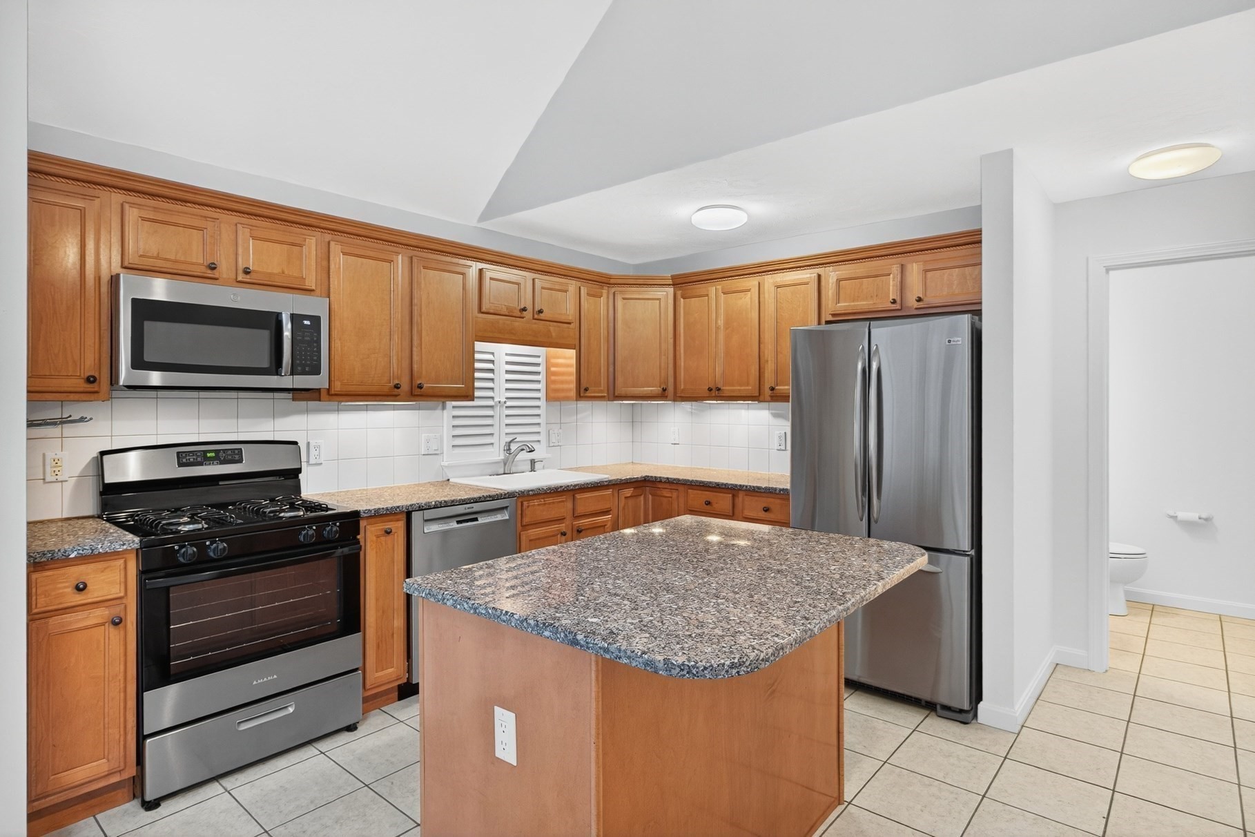16 Gold Leaf Ln Unit 16, Mashpee, MA 02649 - Image 11