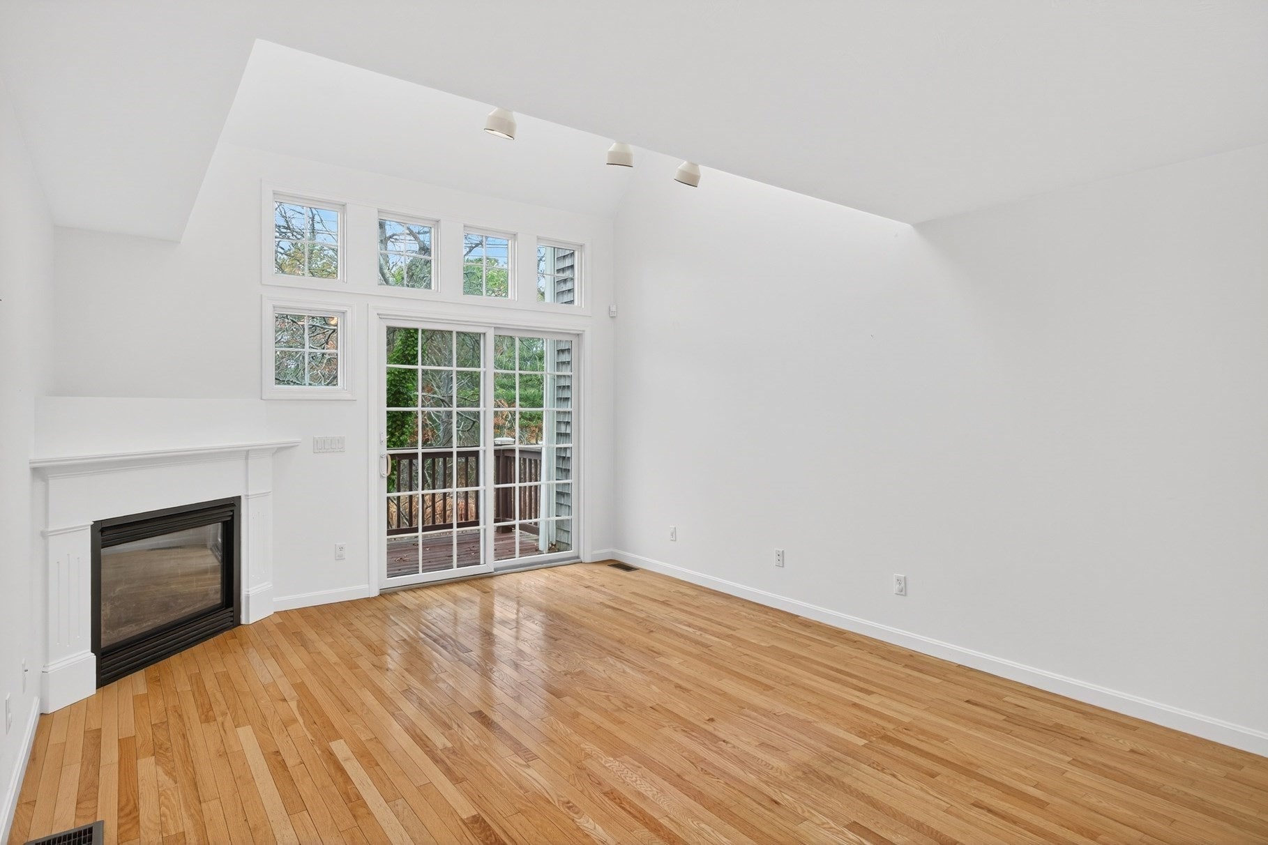 16 Gold Leaf Ln Unit 16, Mashpee, MA 02649 - Image 9