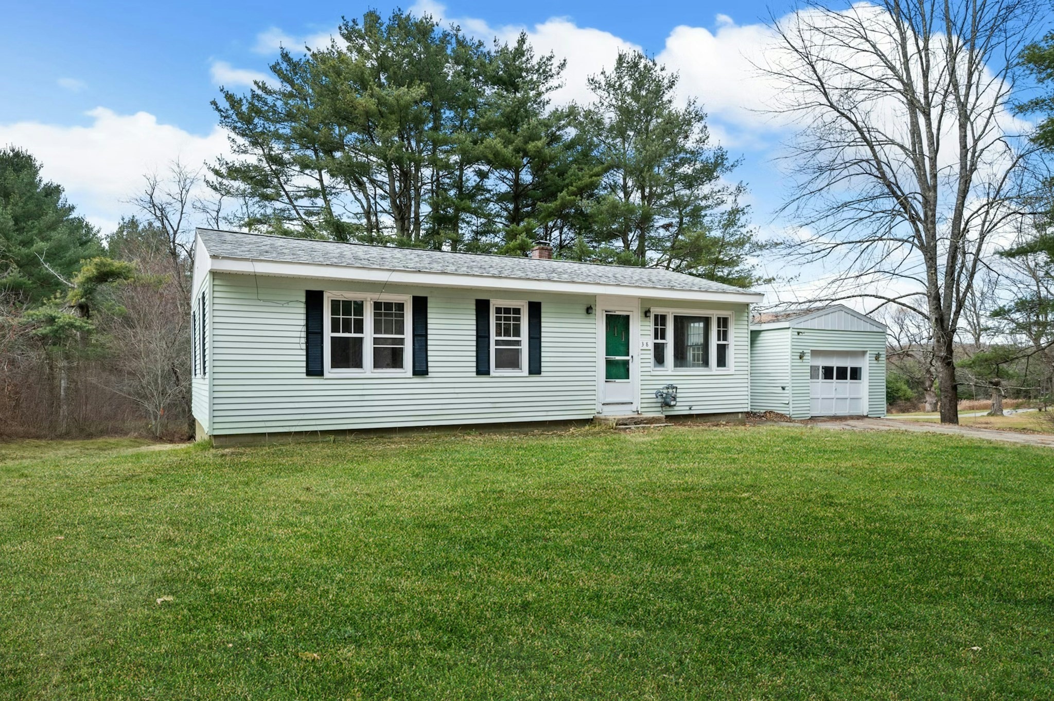 38 S Spencer Rd, Spencer, MA 01562 - Image 1