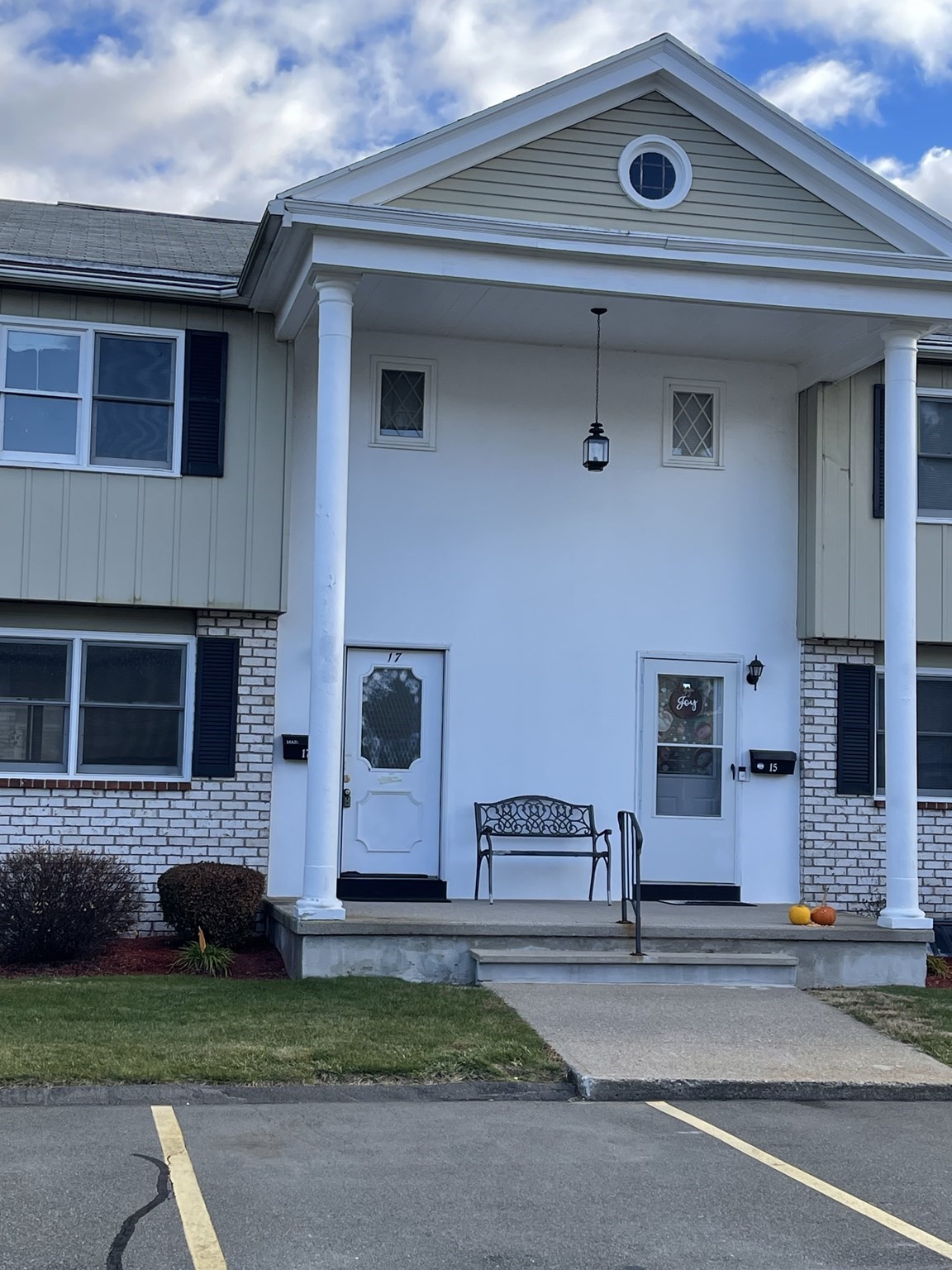 17 Yorktown Cir Unit 17, Chicopee, MA 01020 - Image 2