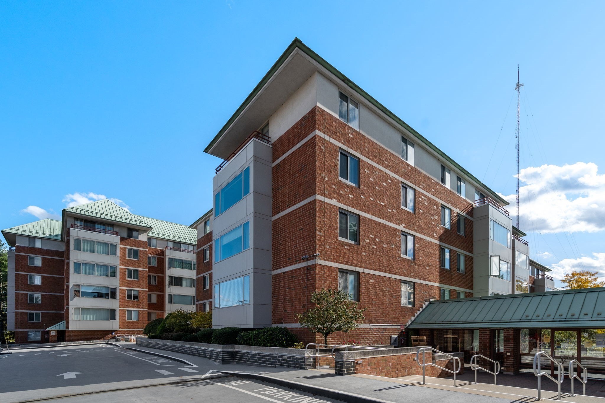 183 Oak St Unit 404, Newton, MA 02464 - Image 2